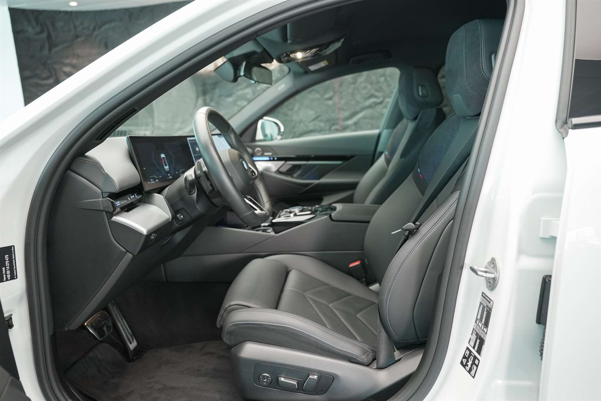 listing desktop thumbnail image 15