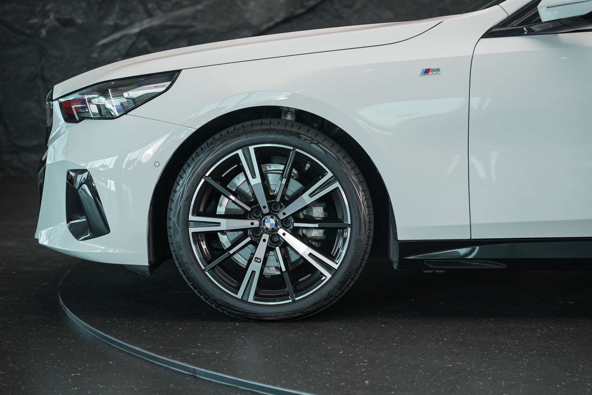 listing desktop thumbnail image 9