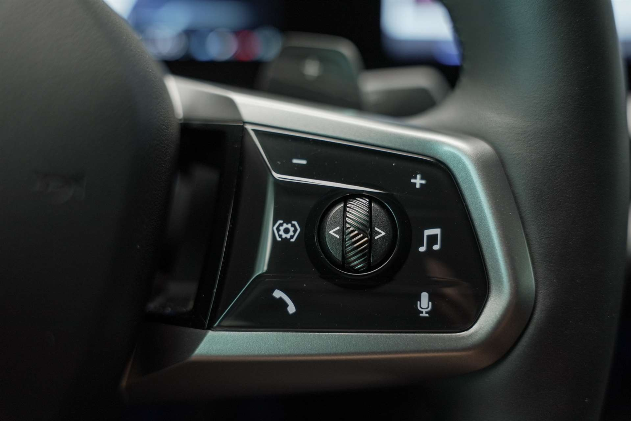 listing desktop thumbnail image 25