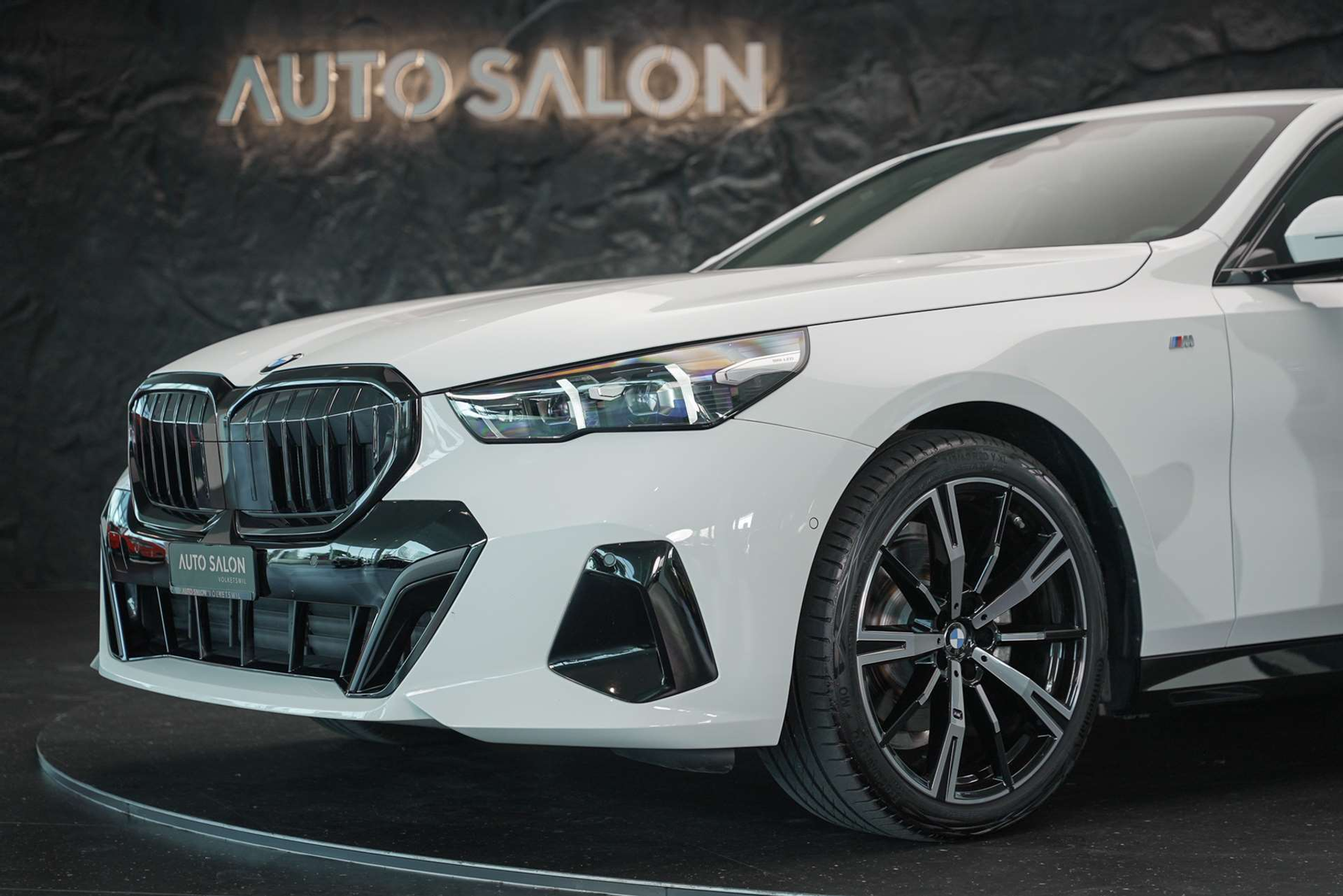 listing desktop thumbnail image 8