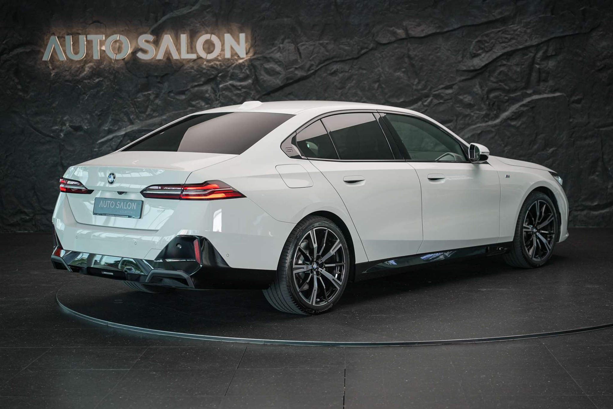 listing desktop thumbnail image 5