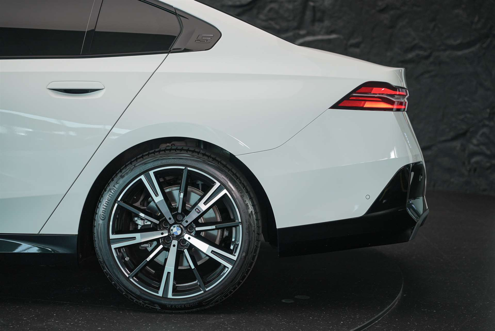 listing desktop thumbnail image 10