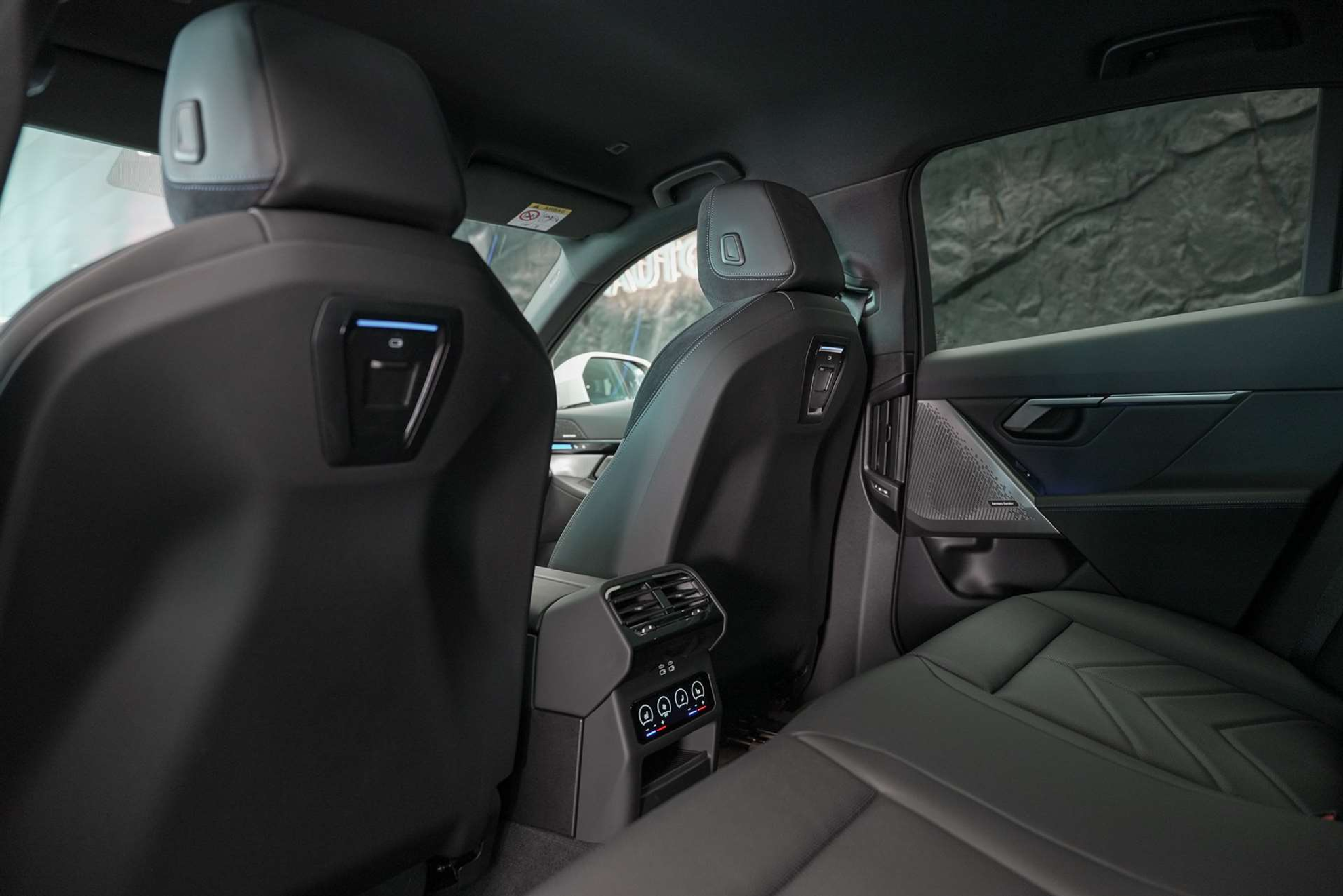 listing desktop thumbnail image 18