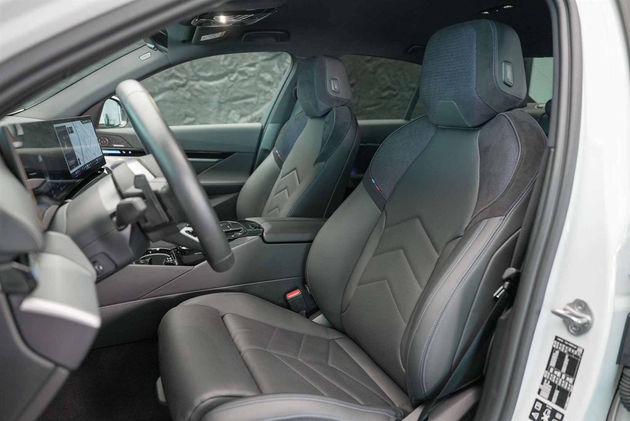 listing desktop thumbnail image 16