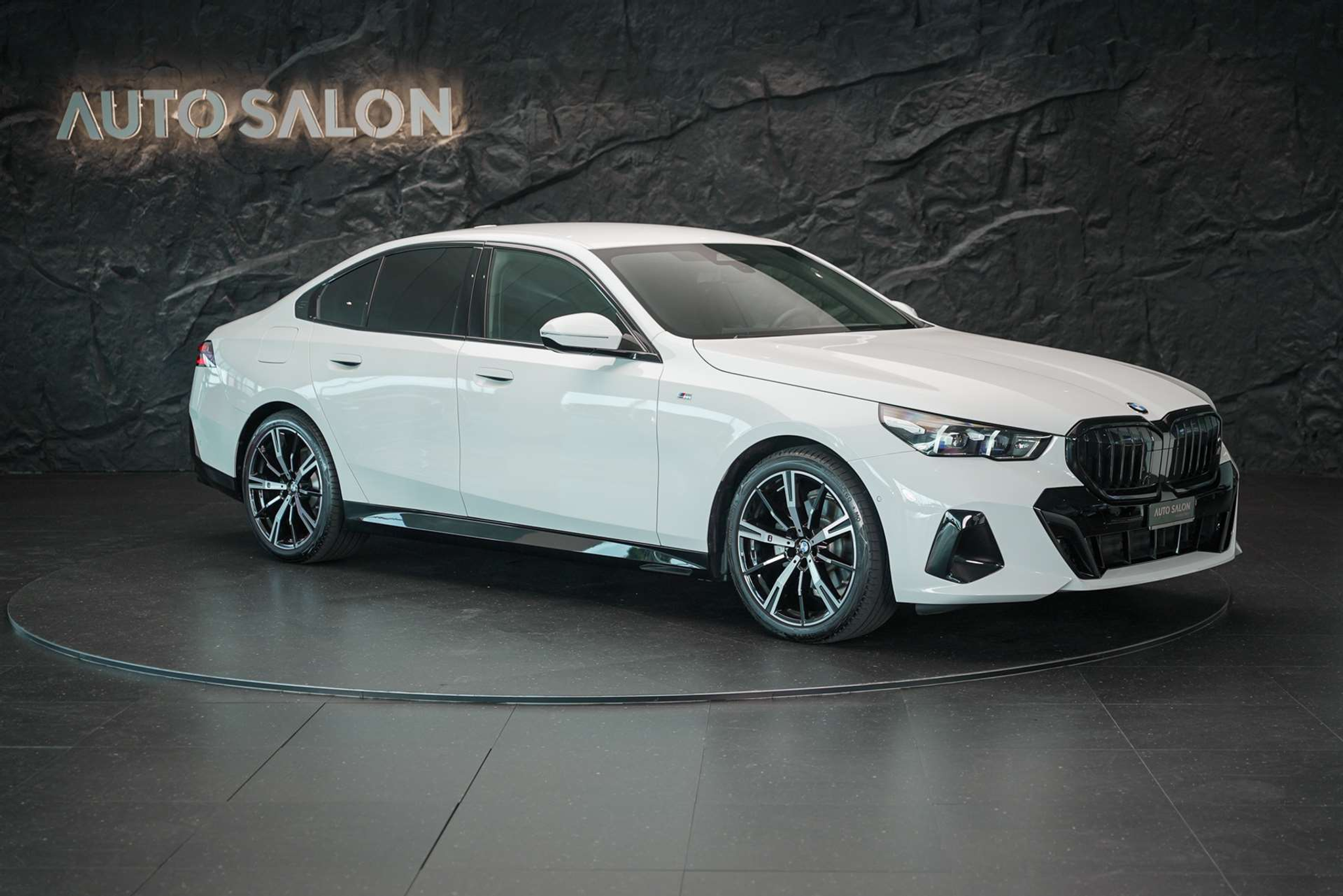 listing desktop thumbnail image 6