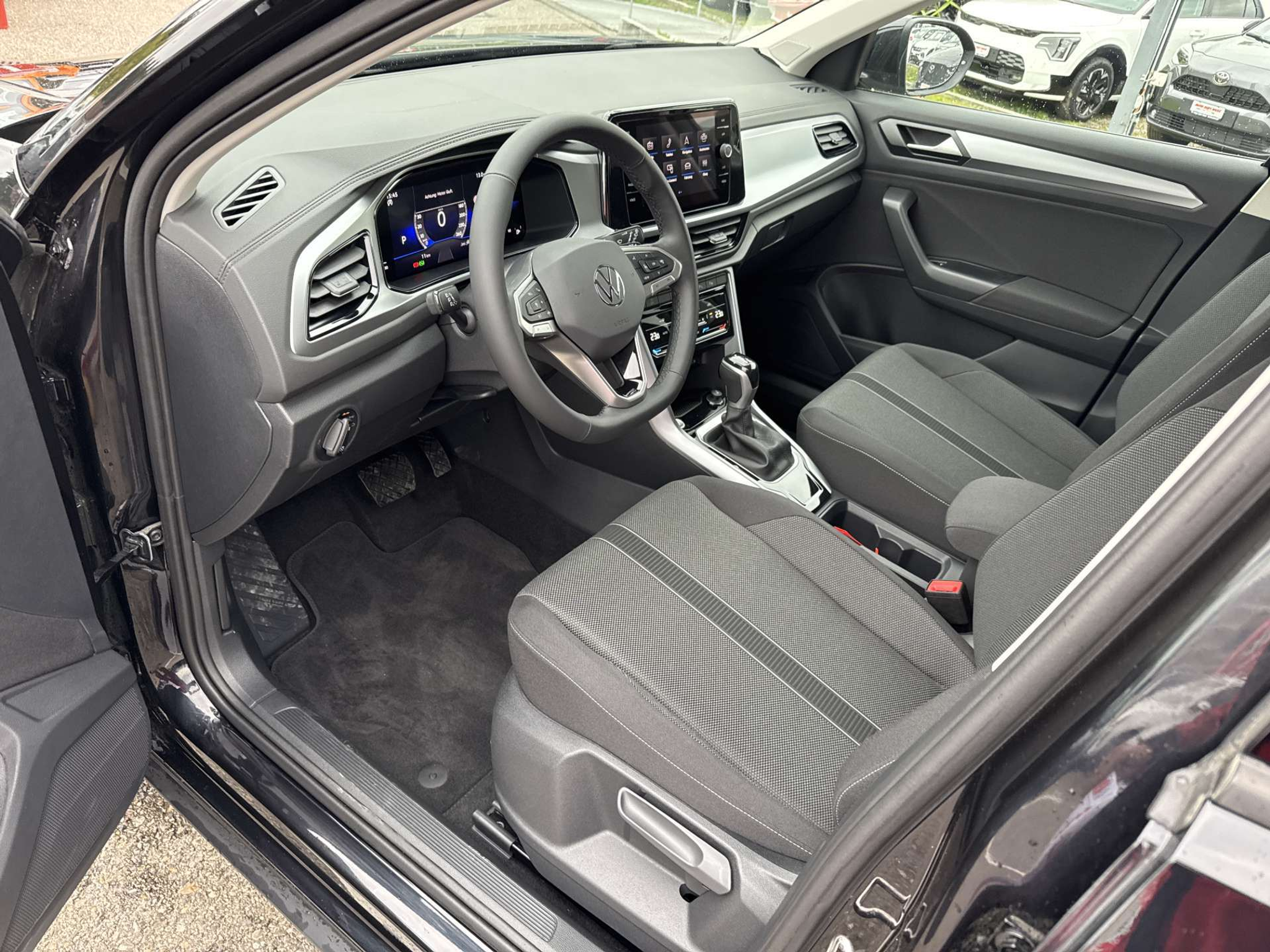 listing desktop thumbnail image 4