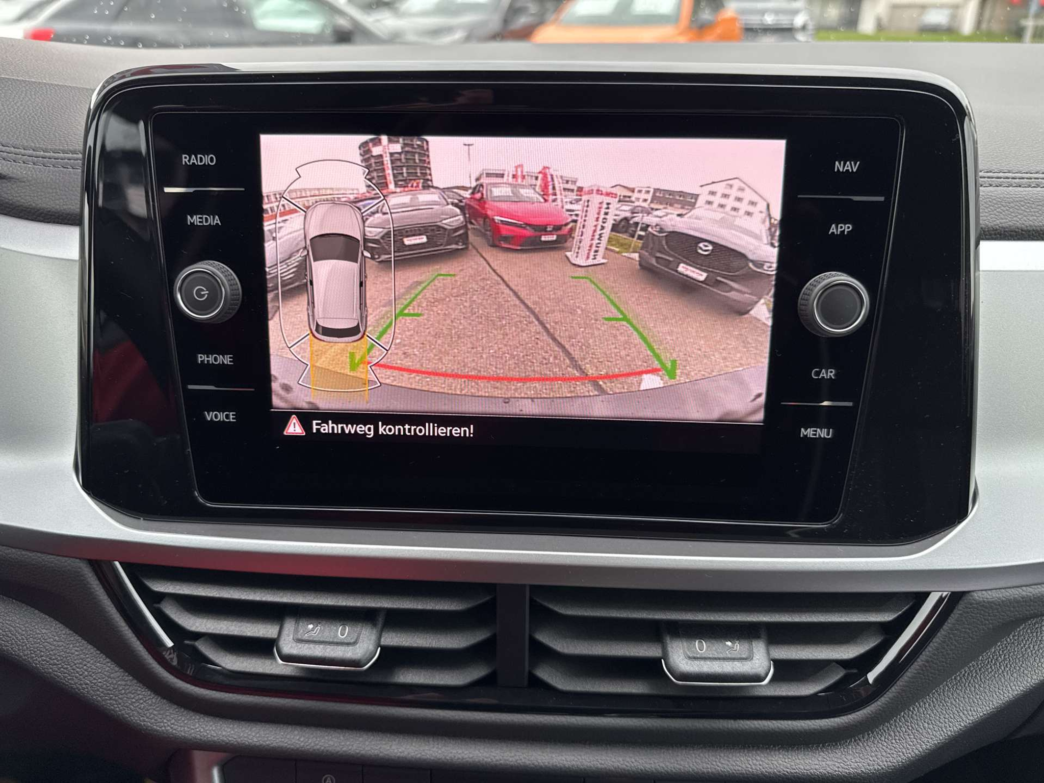 listing desktop thumbnail image 8