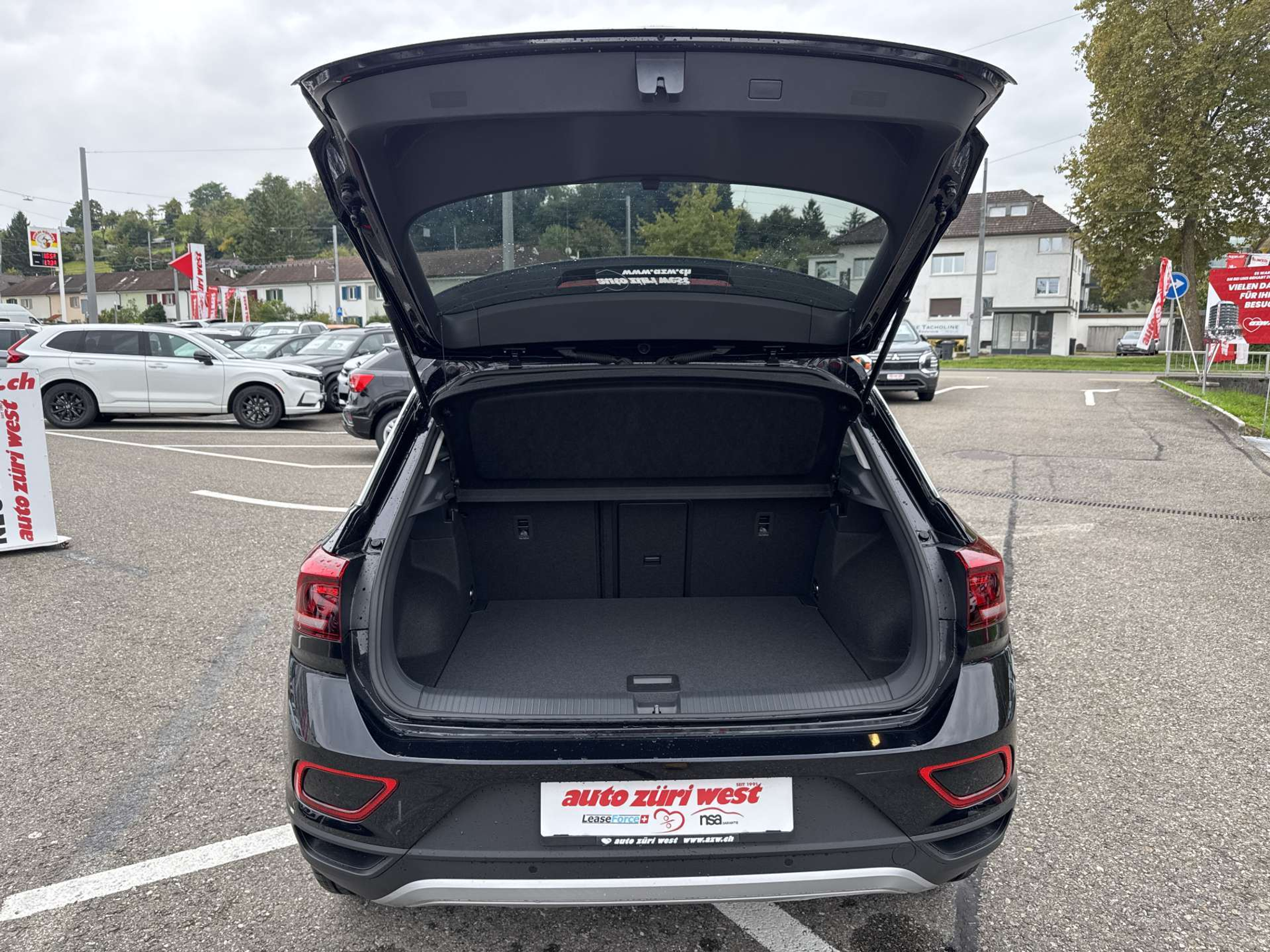 listing desktop thumbnail image 6