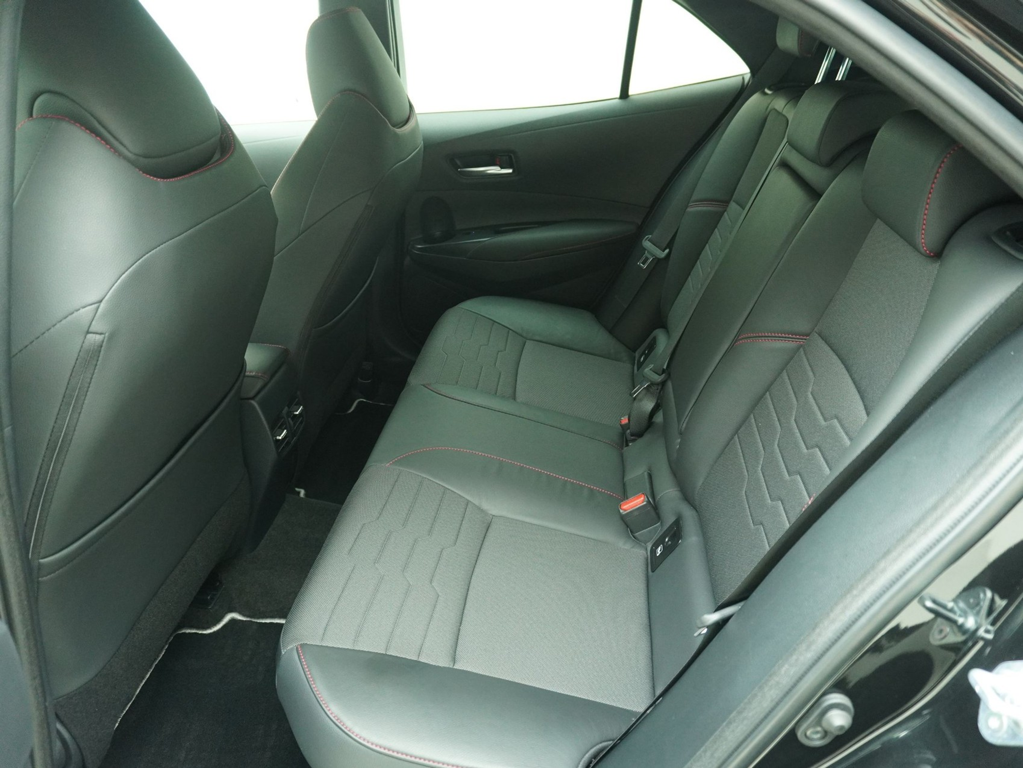 listing desktop thumbnail image 9