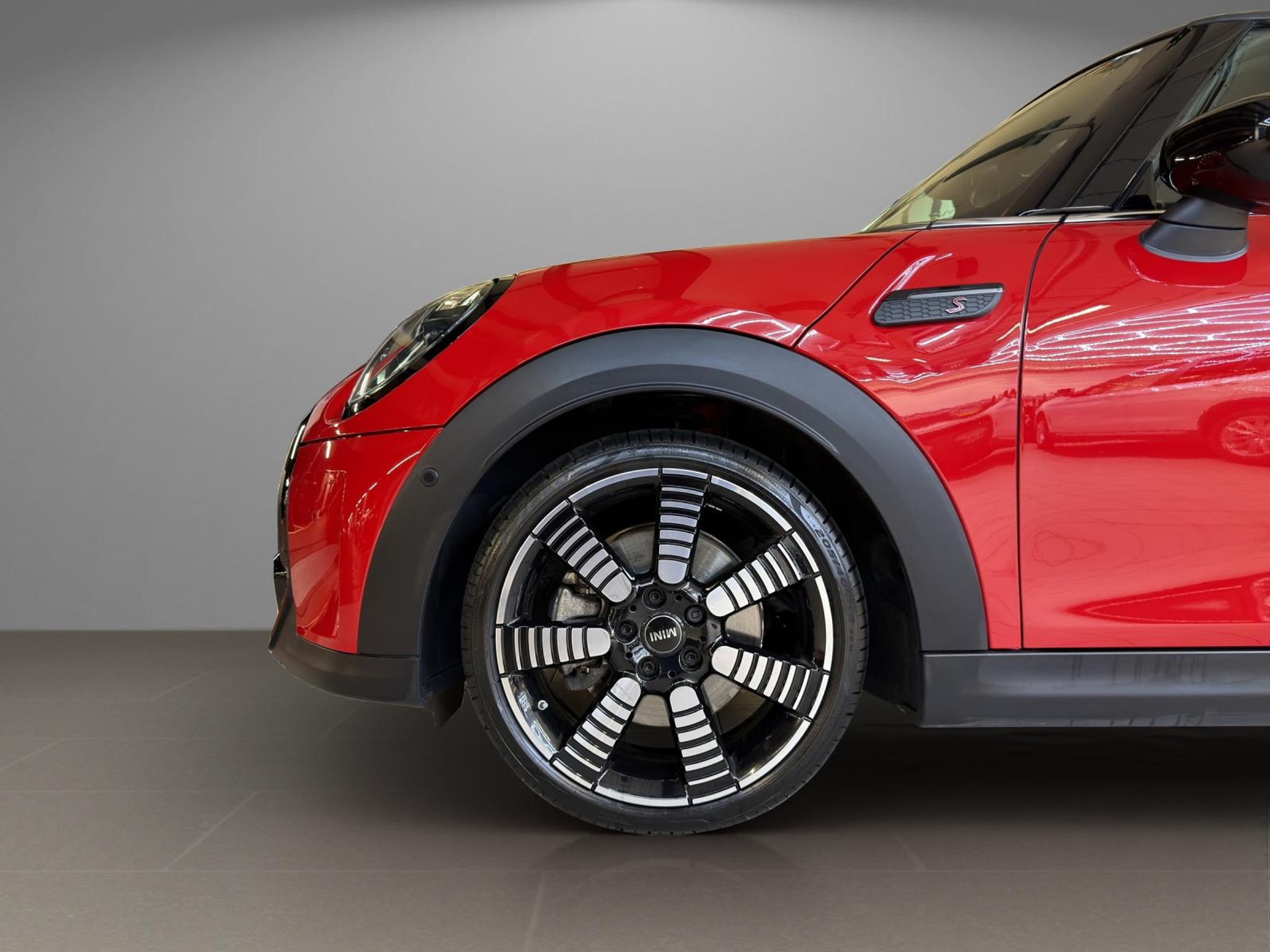 listing desktop thumbnail image 16