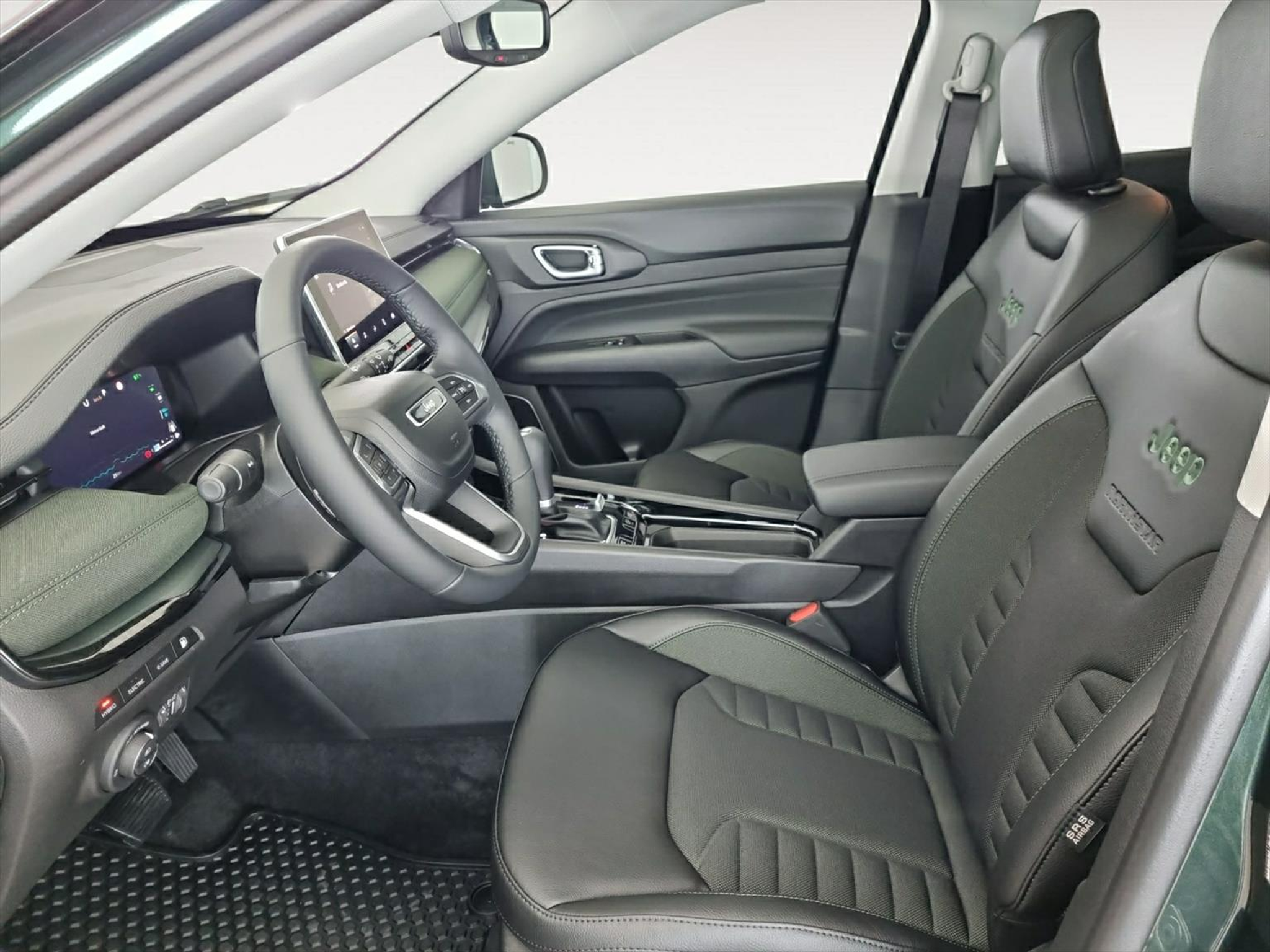 listing desktop thumbnail image 4