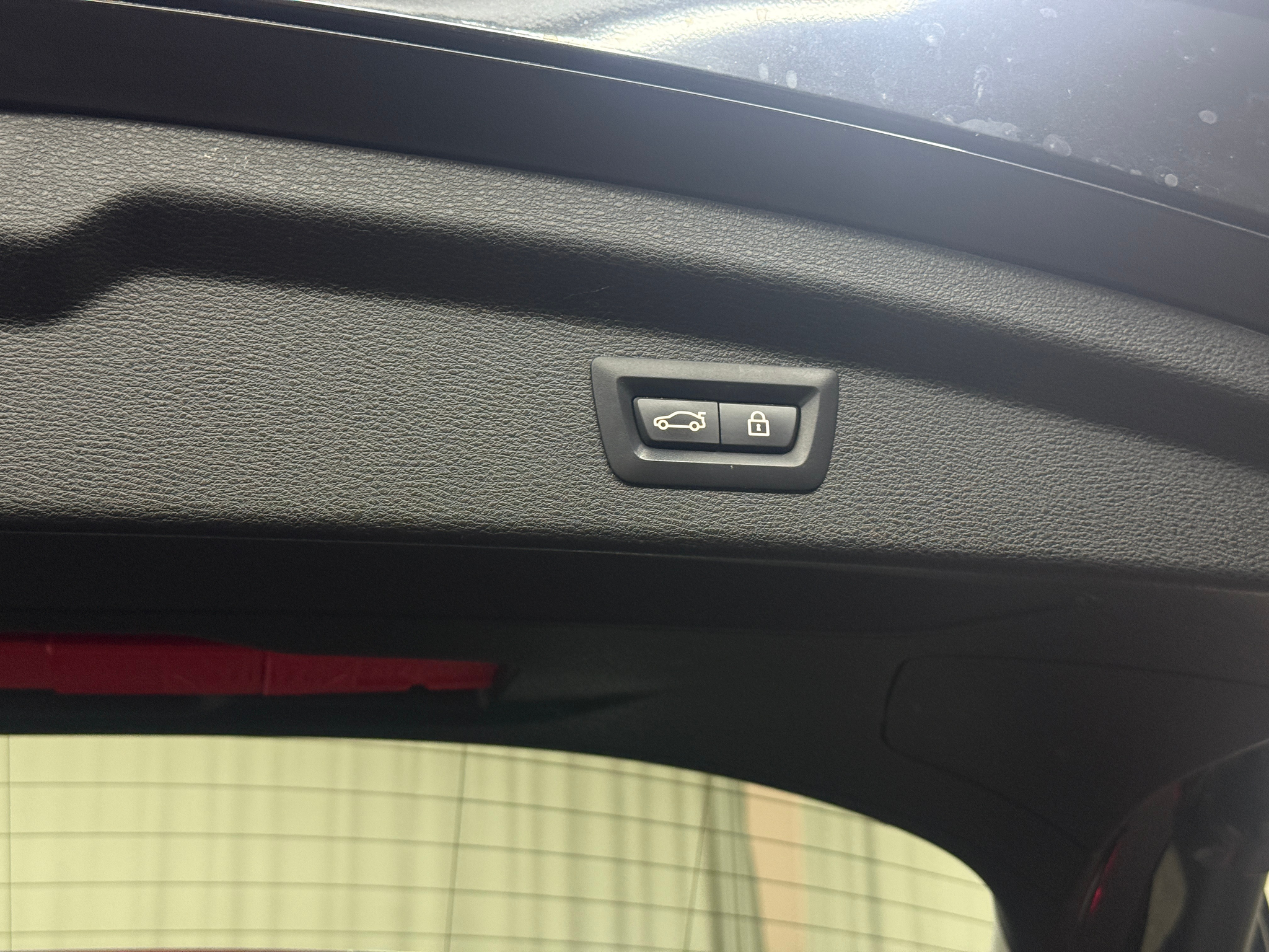 listing desktop thumbnail image 15