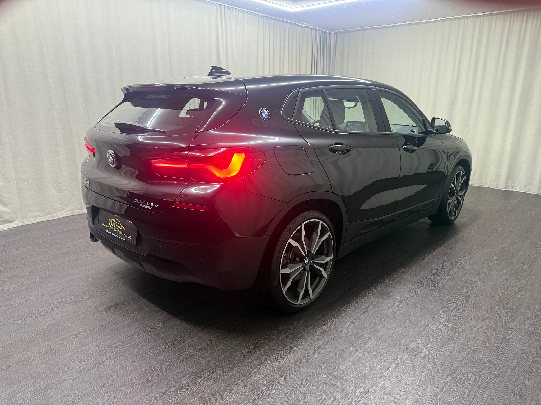 listing desktop thumbnail image 3