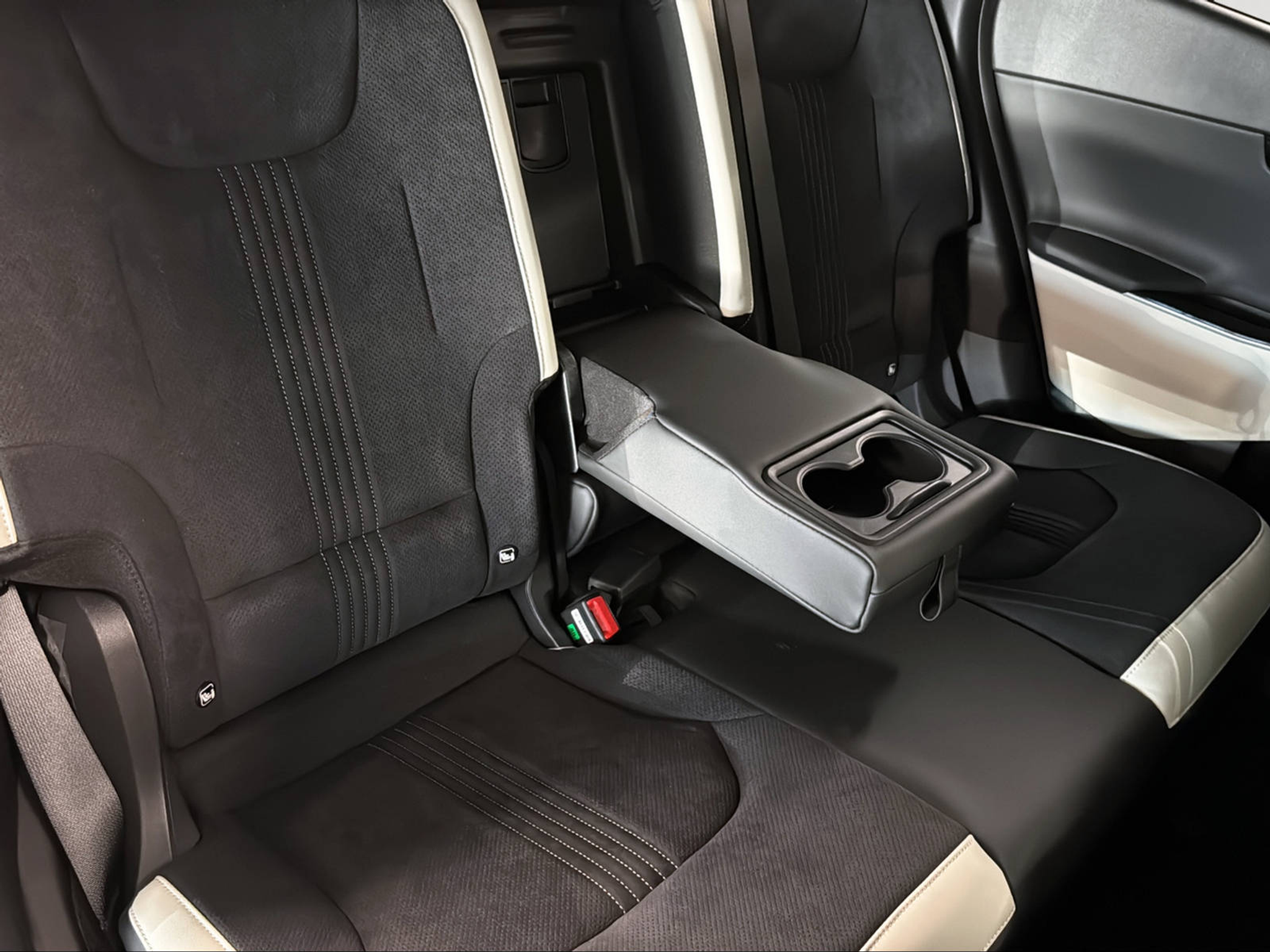 listing desktop thumbnail image 16