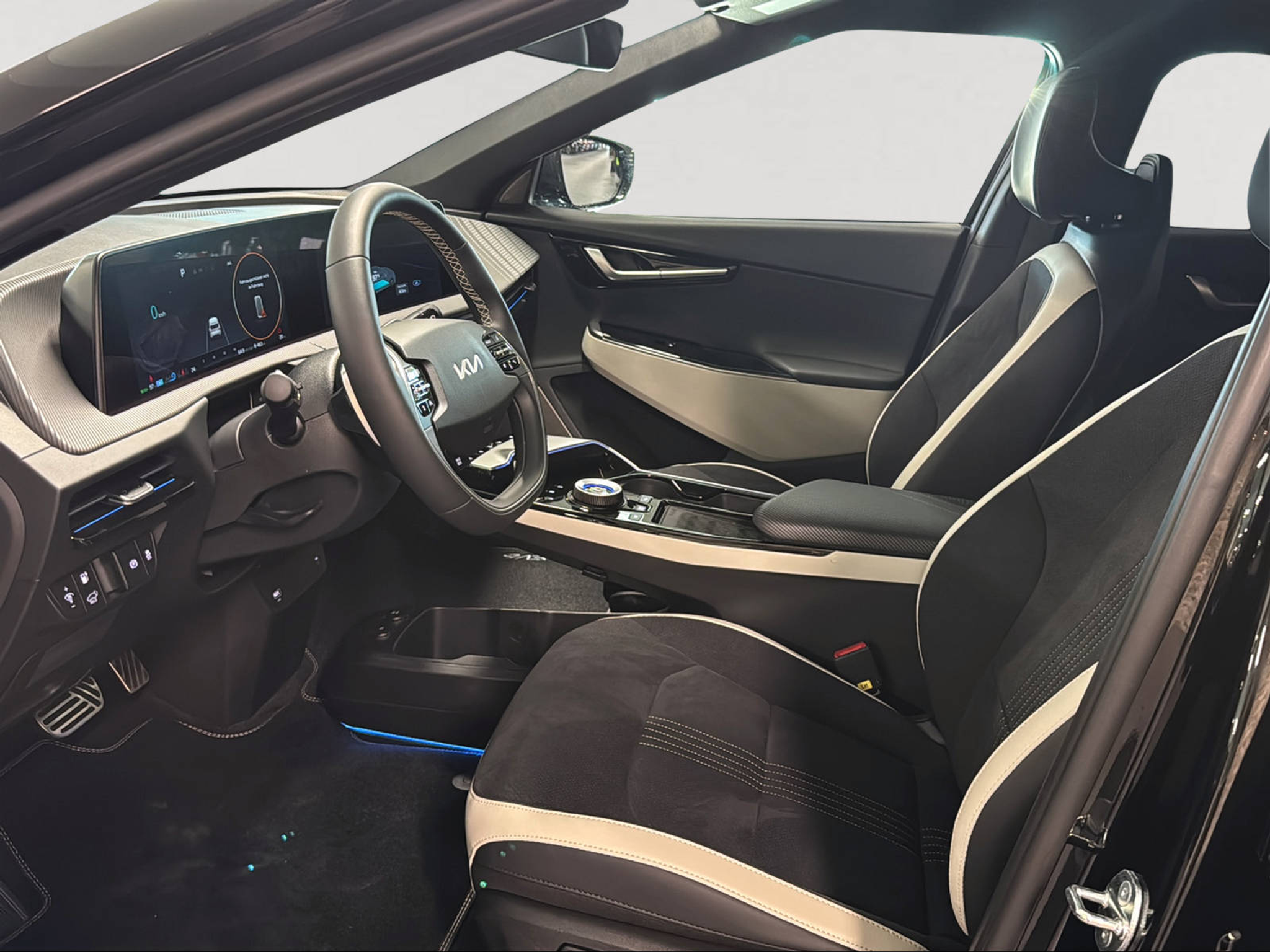 listing desktop thumbnail image 4