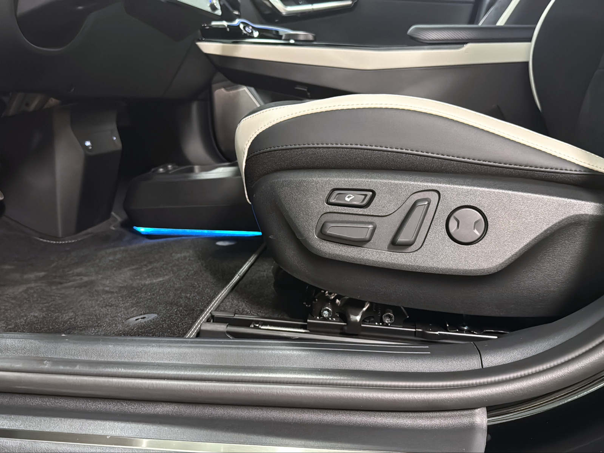 listing desktop thumbnail image 10