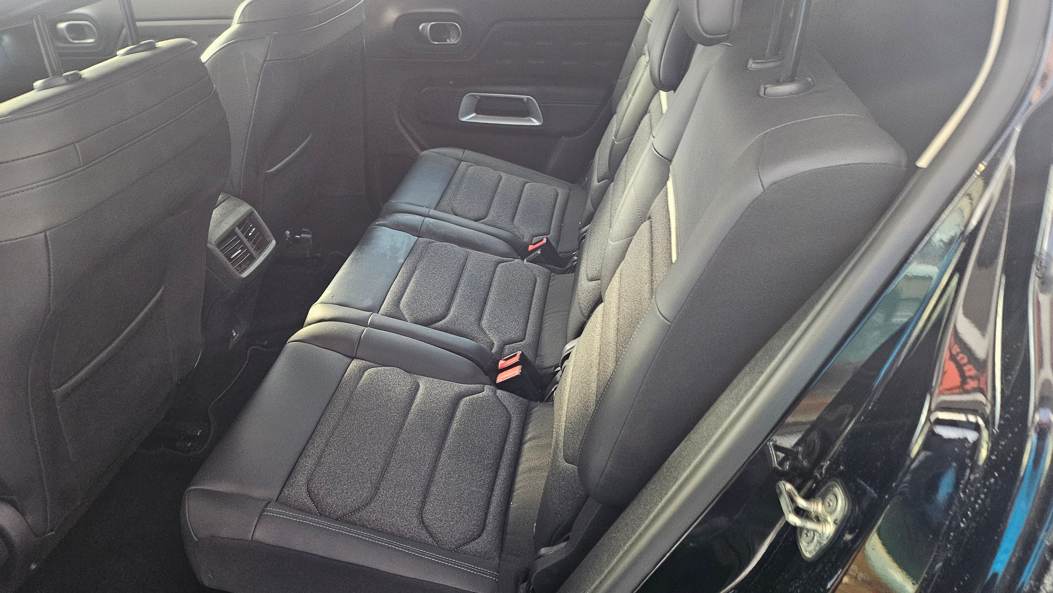 listing desktop thumbnail image 7