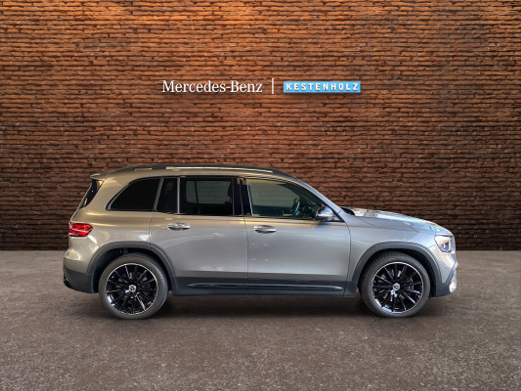 listing desktop thumbnail image 2