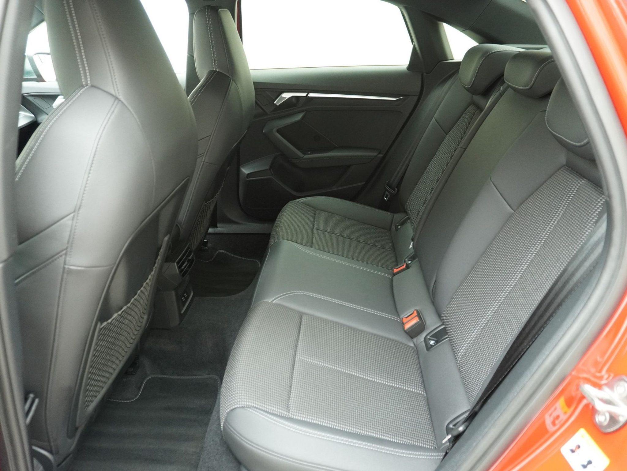 listing desktop thumbnail image 10