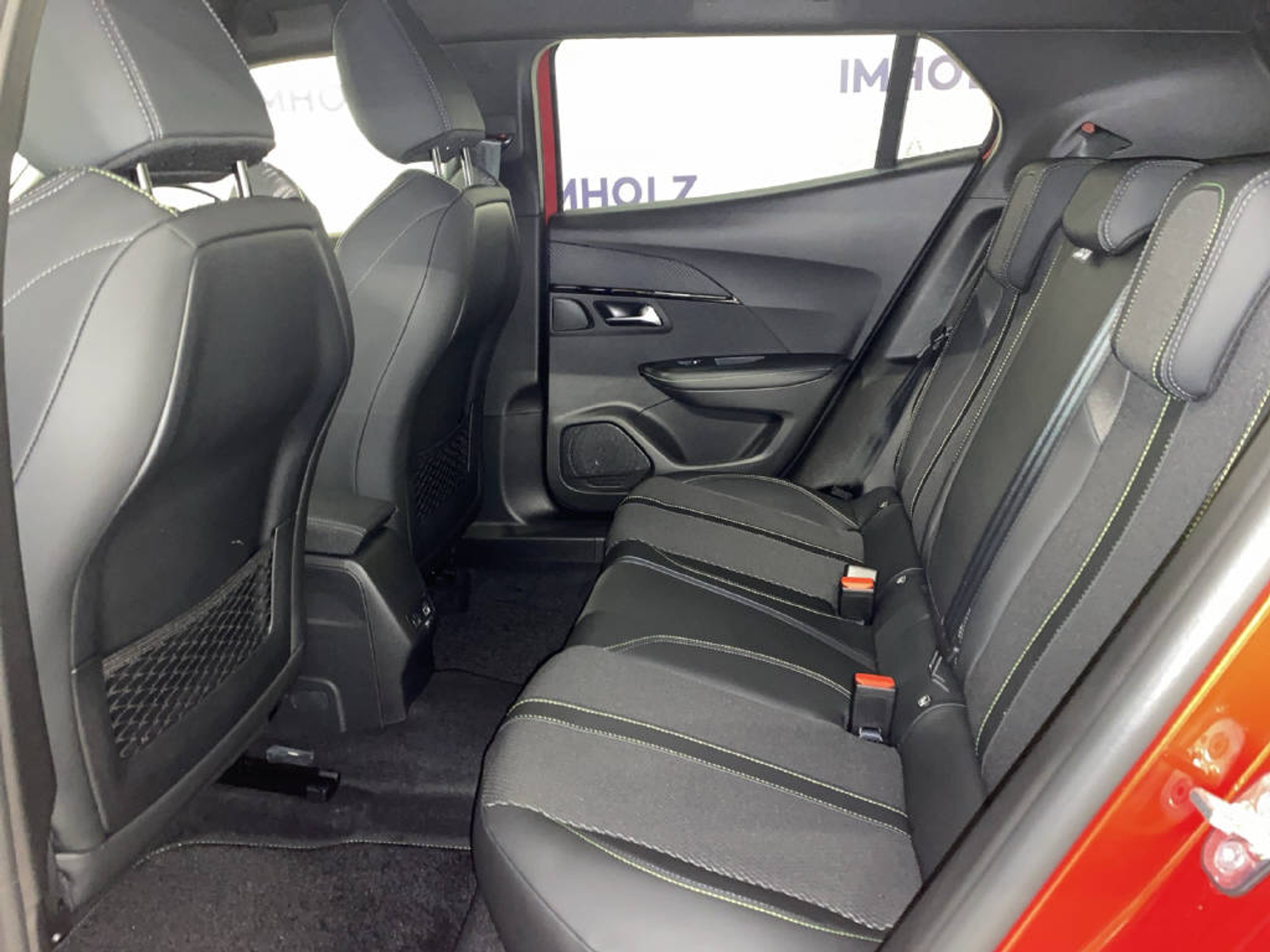 listing desktop thumbnail image 15