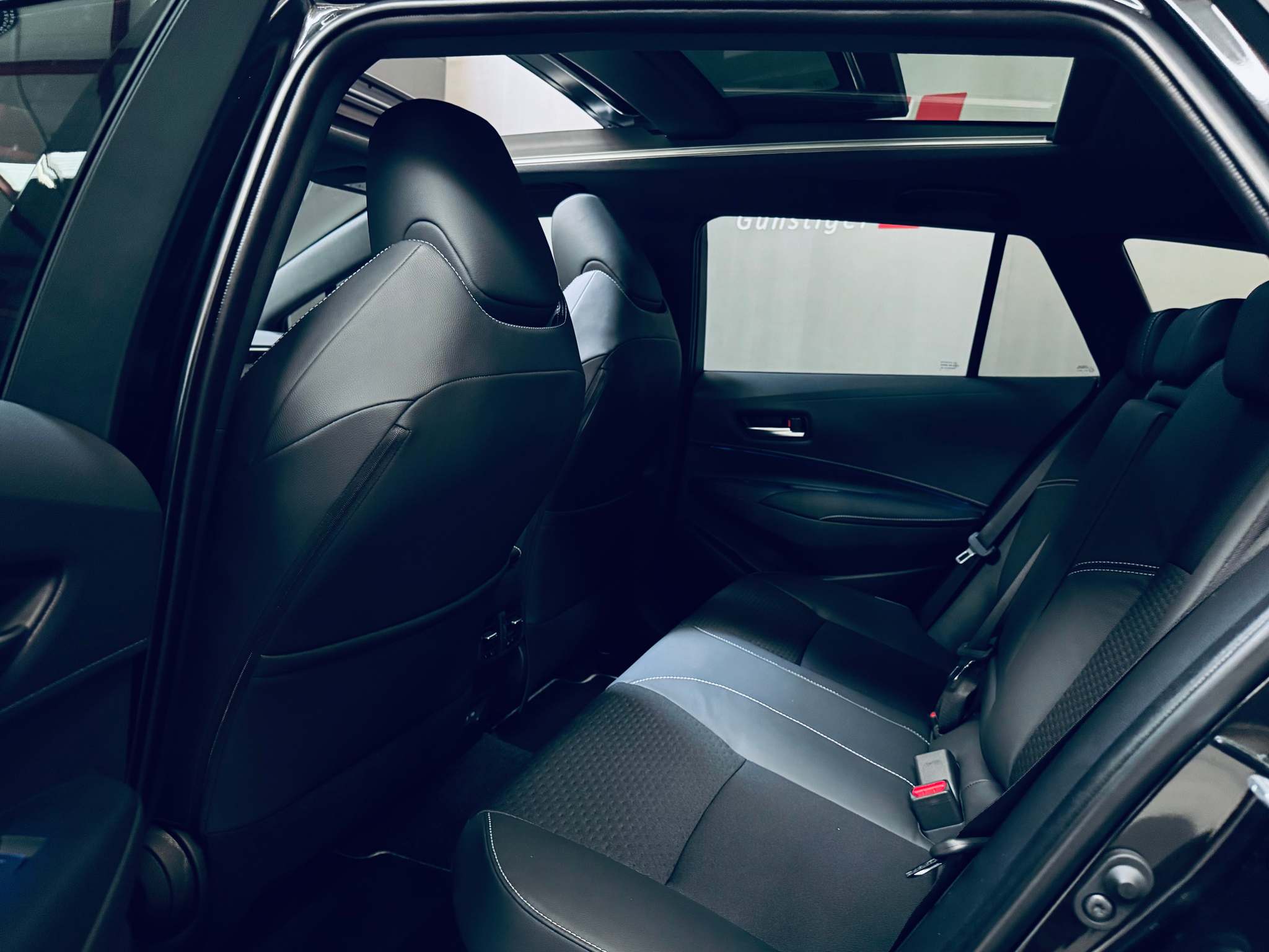 listing desktop thumbnail image 12