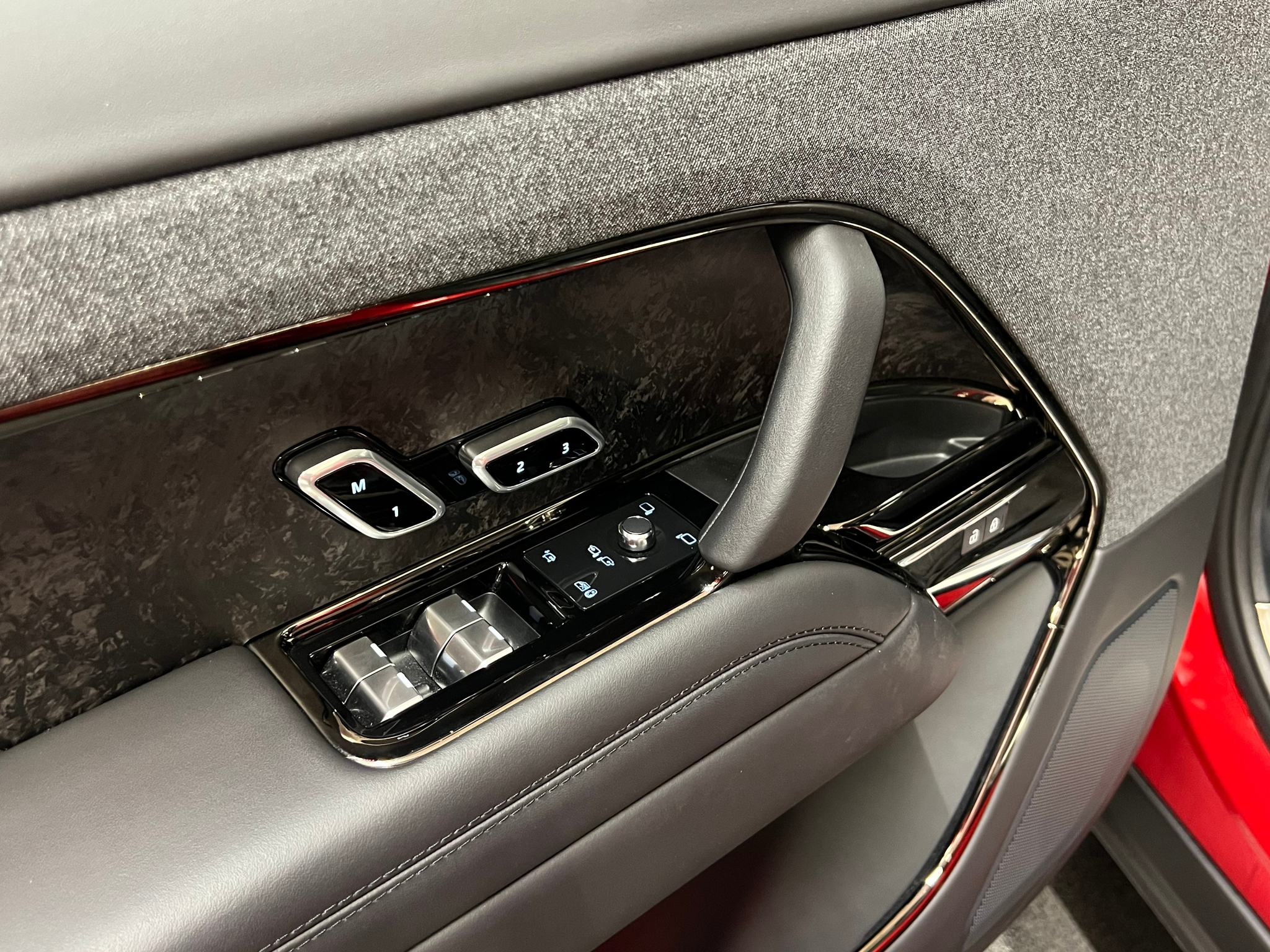 listing desktop thumbnail image 11