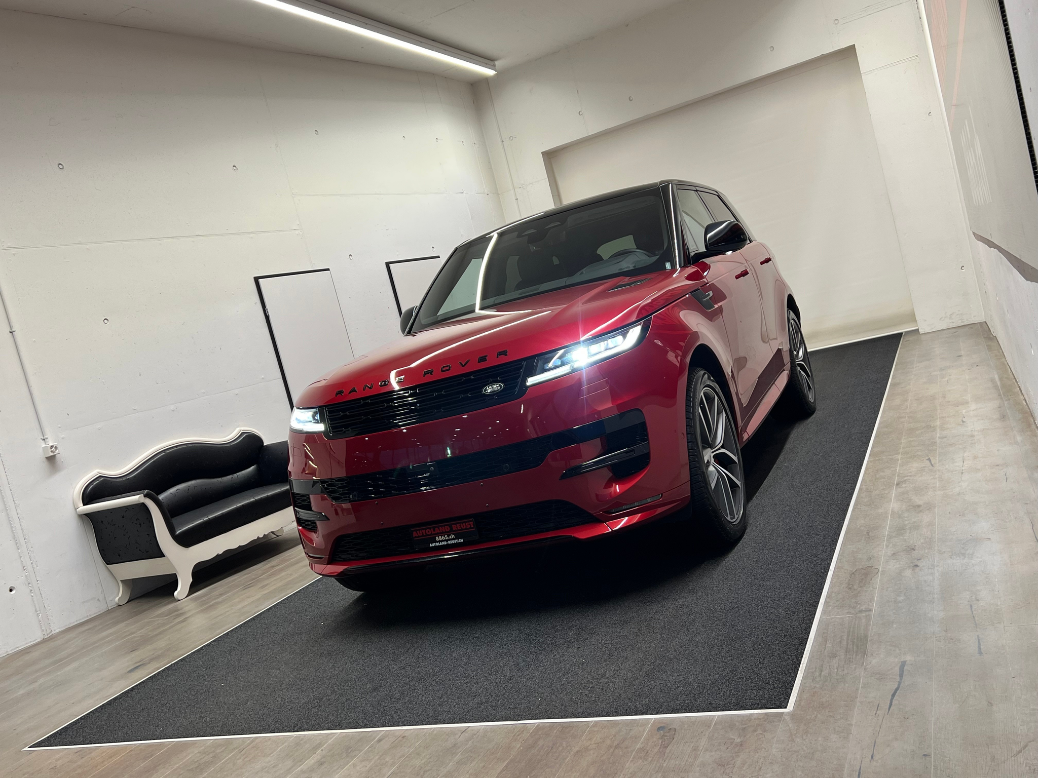 listing desktop thumbnail image 2