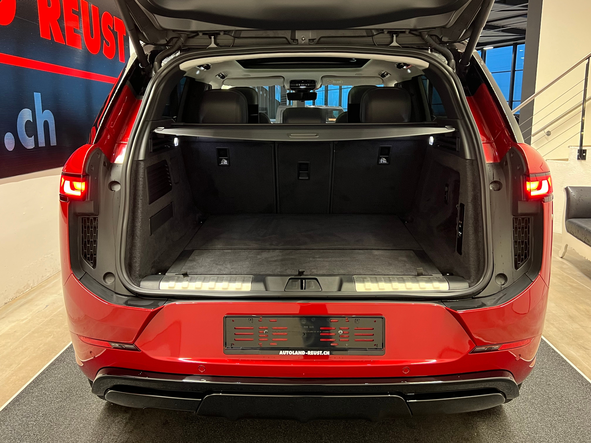 listing desktop thumbnail image 8