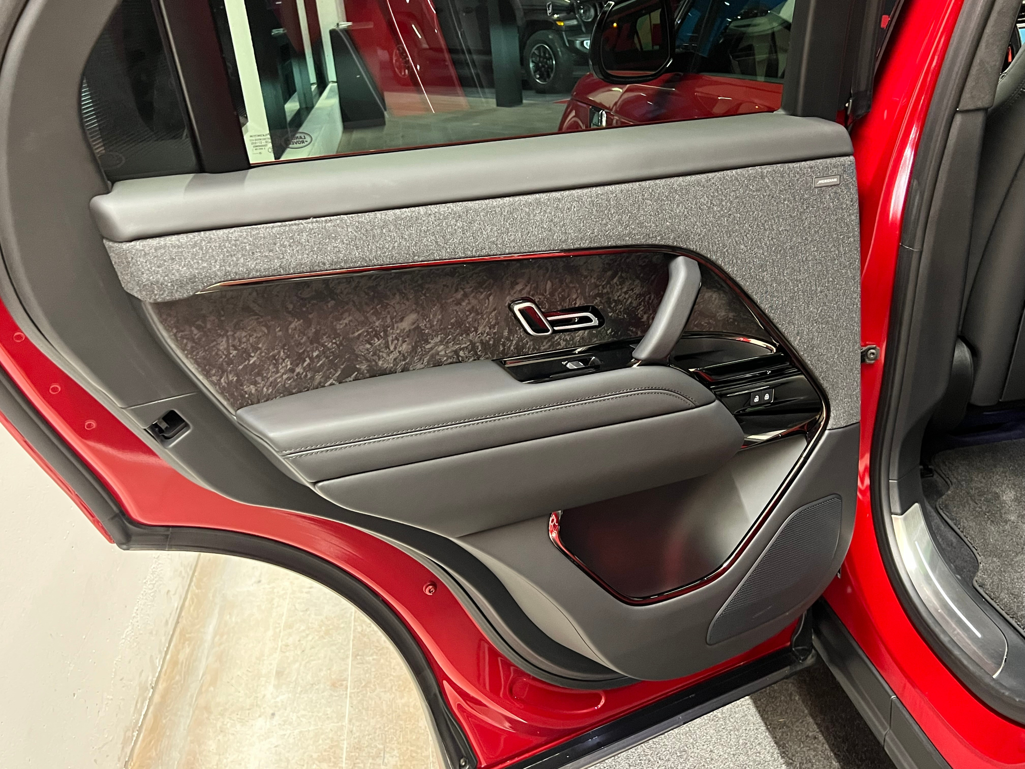 listing desktop thumbnail image 15