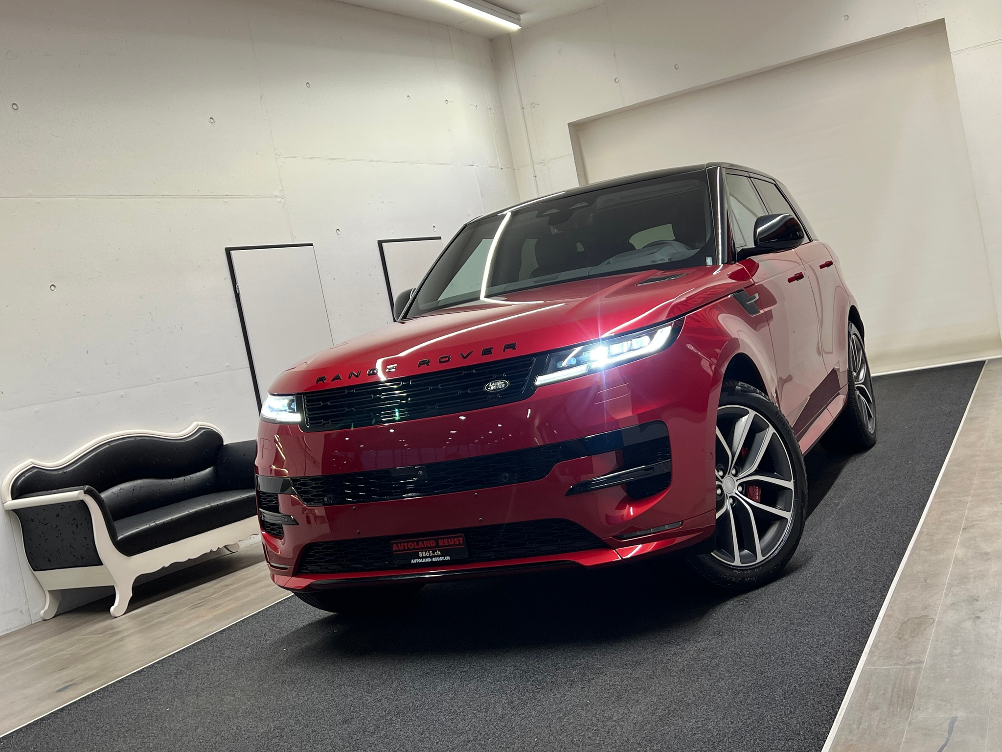 listing desktop thumbnail image 4