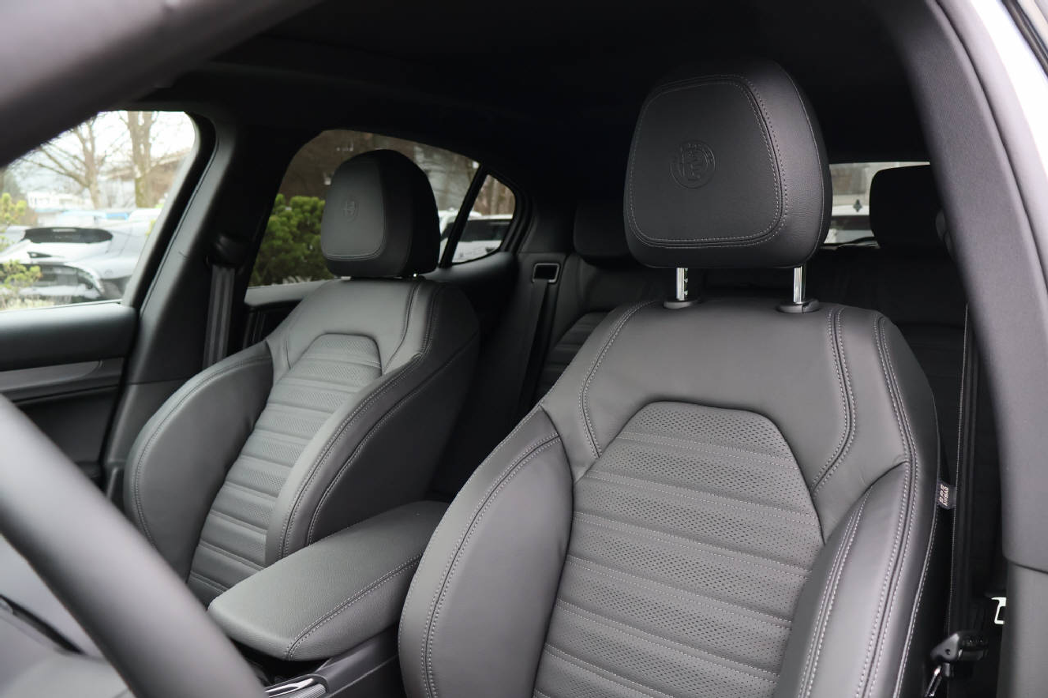 listing desktop thumbnail image 10