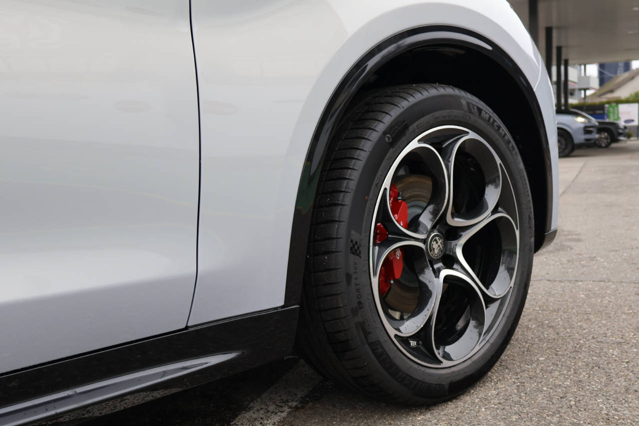 listing desktop thumbnail image 8