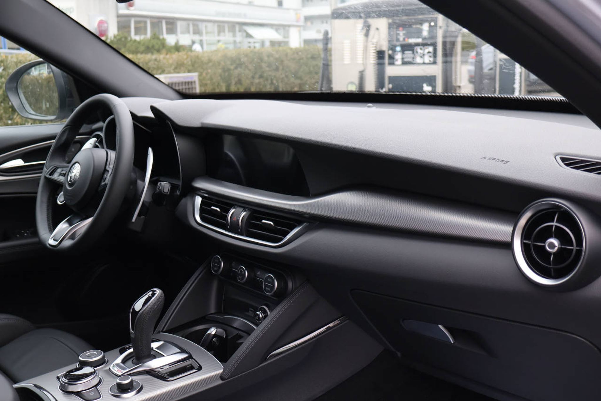 listing desktop thumbnail image 12