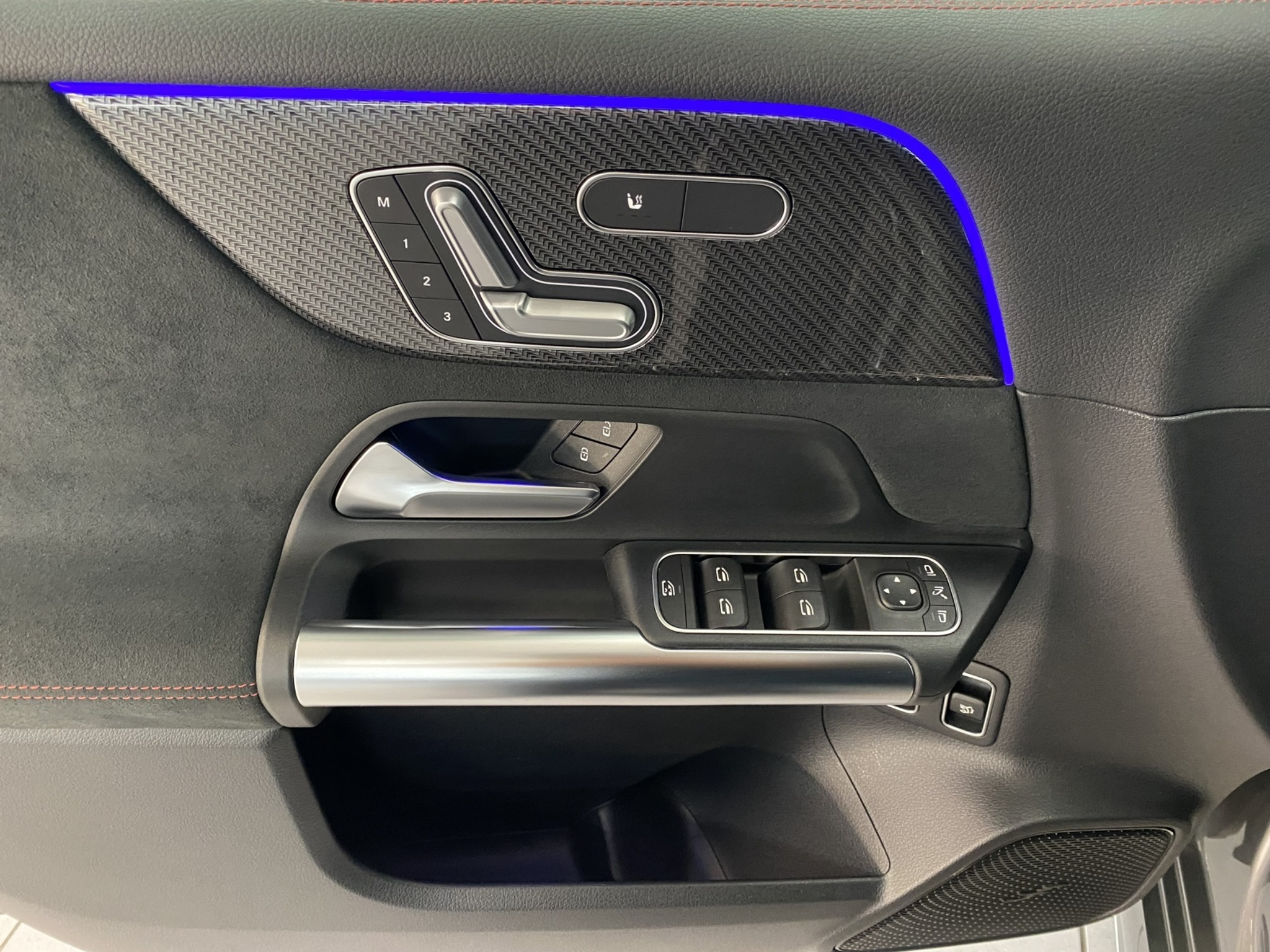 listing desktop thumbnail image 10