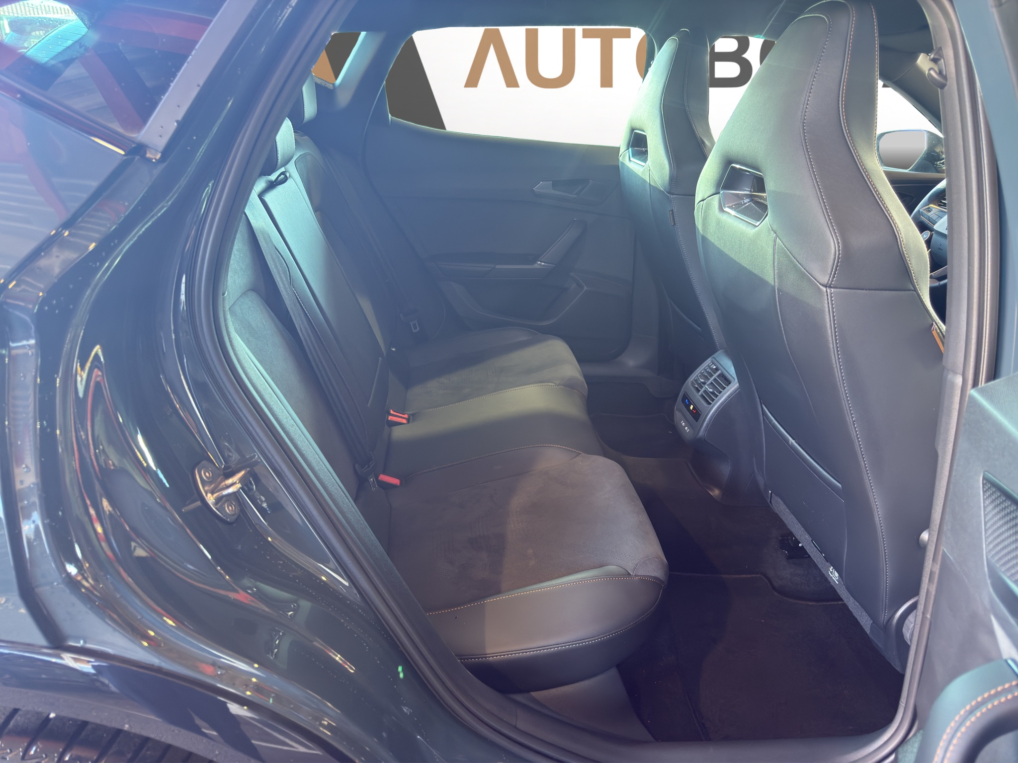 listing desktop thumbnail image 11