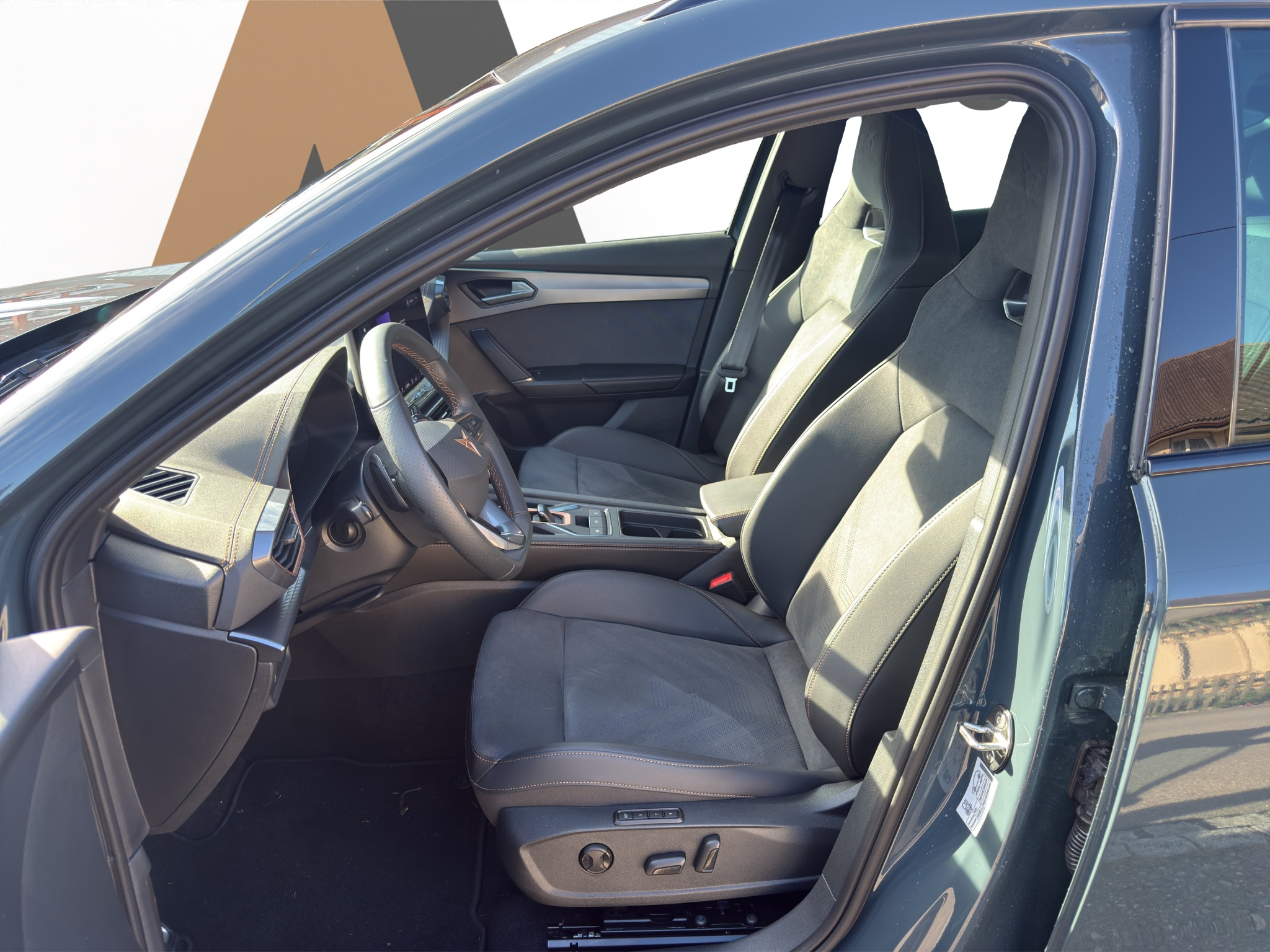 listing desktop thumbnail image 8