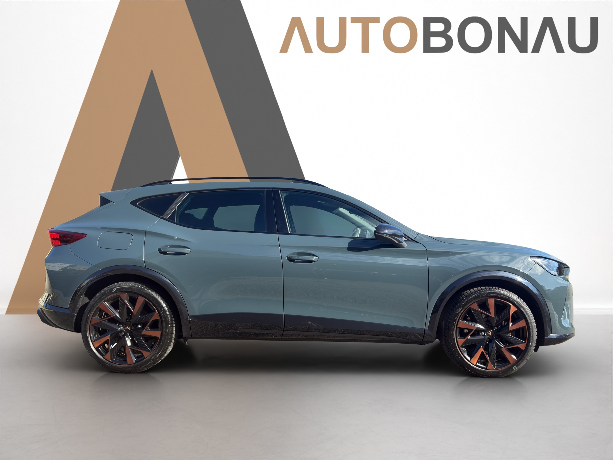 listing desktop thumbnail image 5