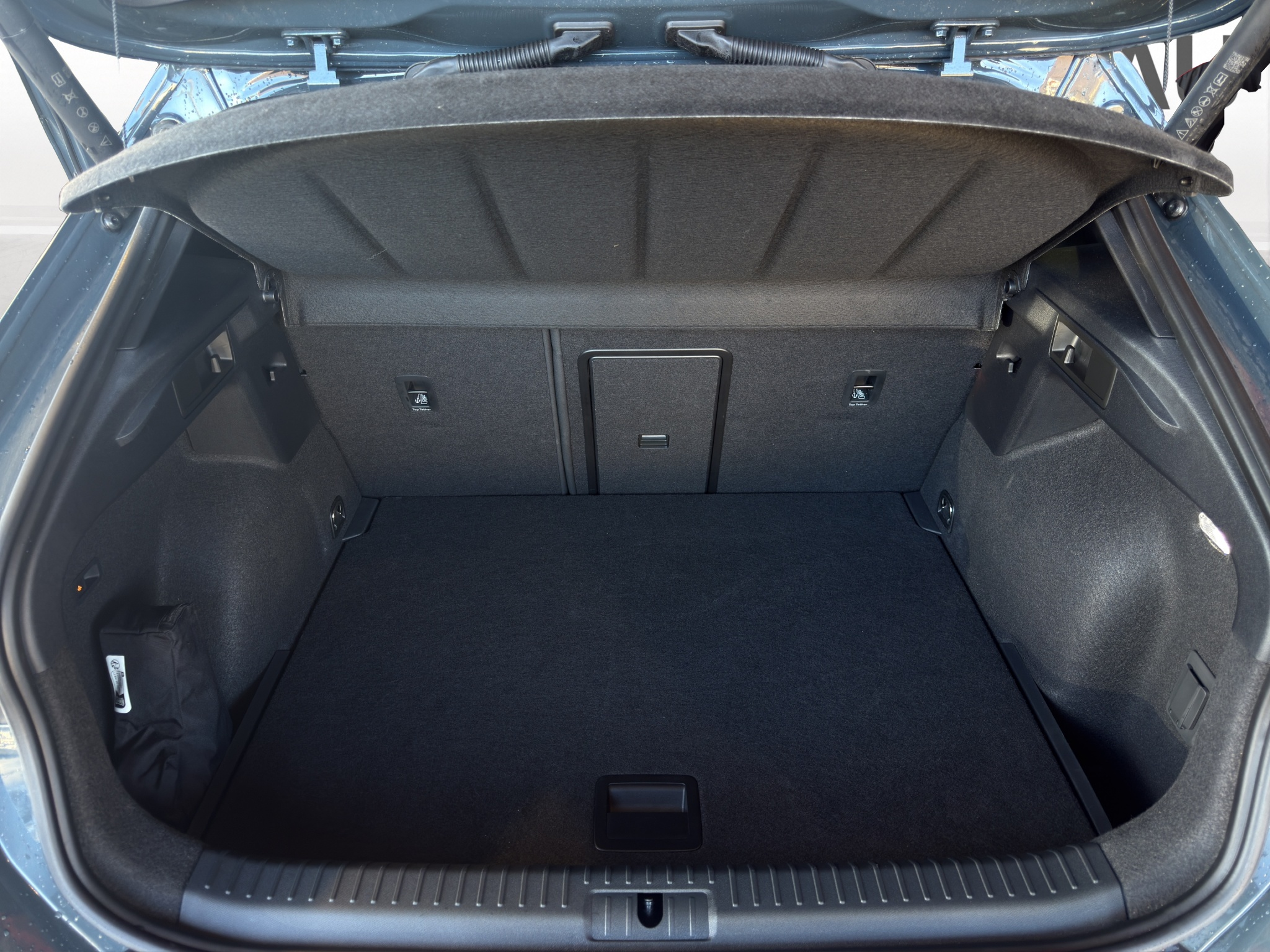 listing desktop thumbnail image 17