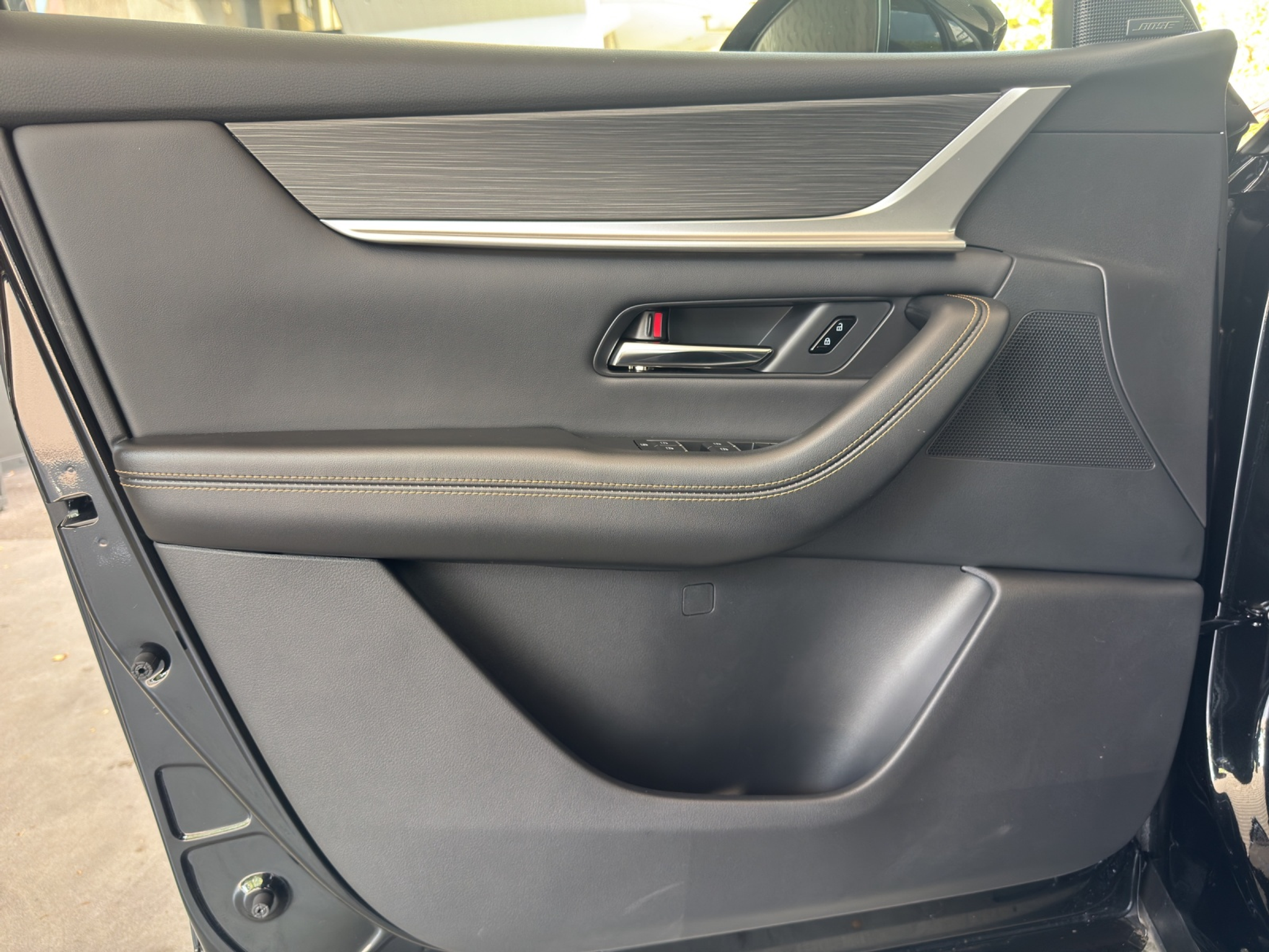 listing desktop thumbnail image 9