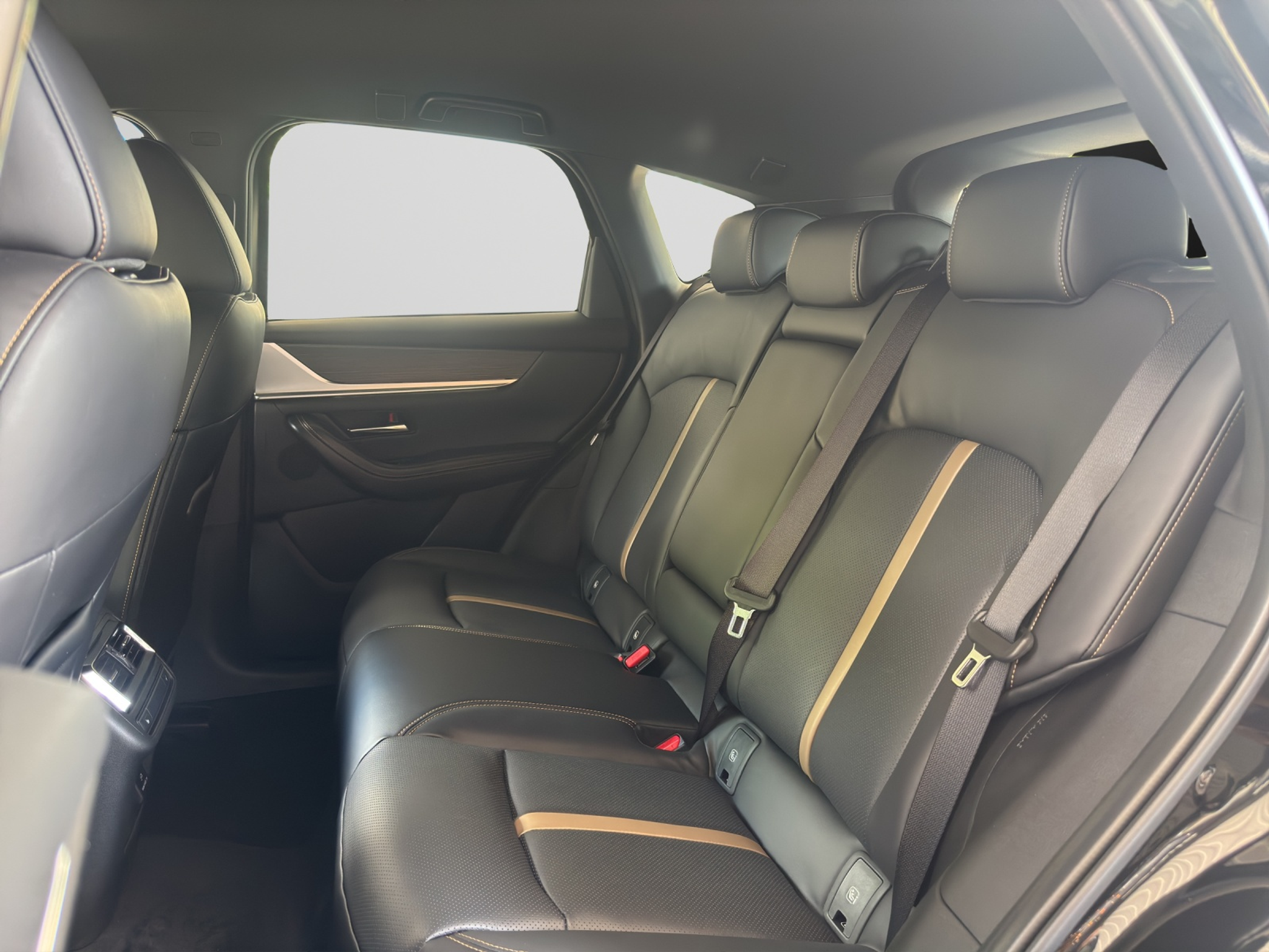 listing desktop thumbnail image 8