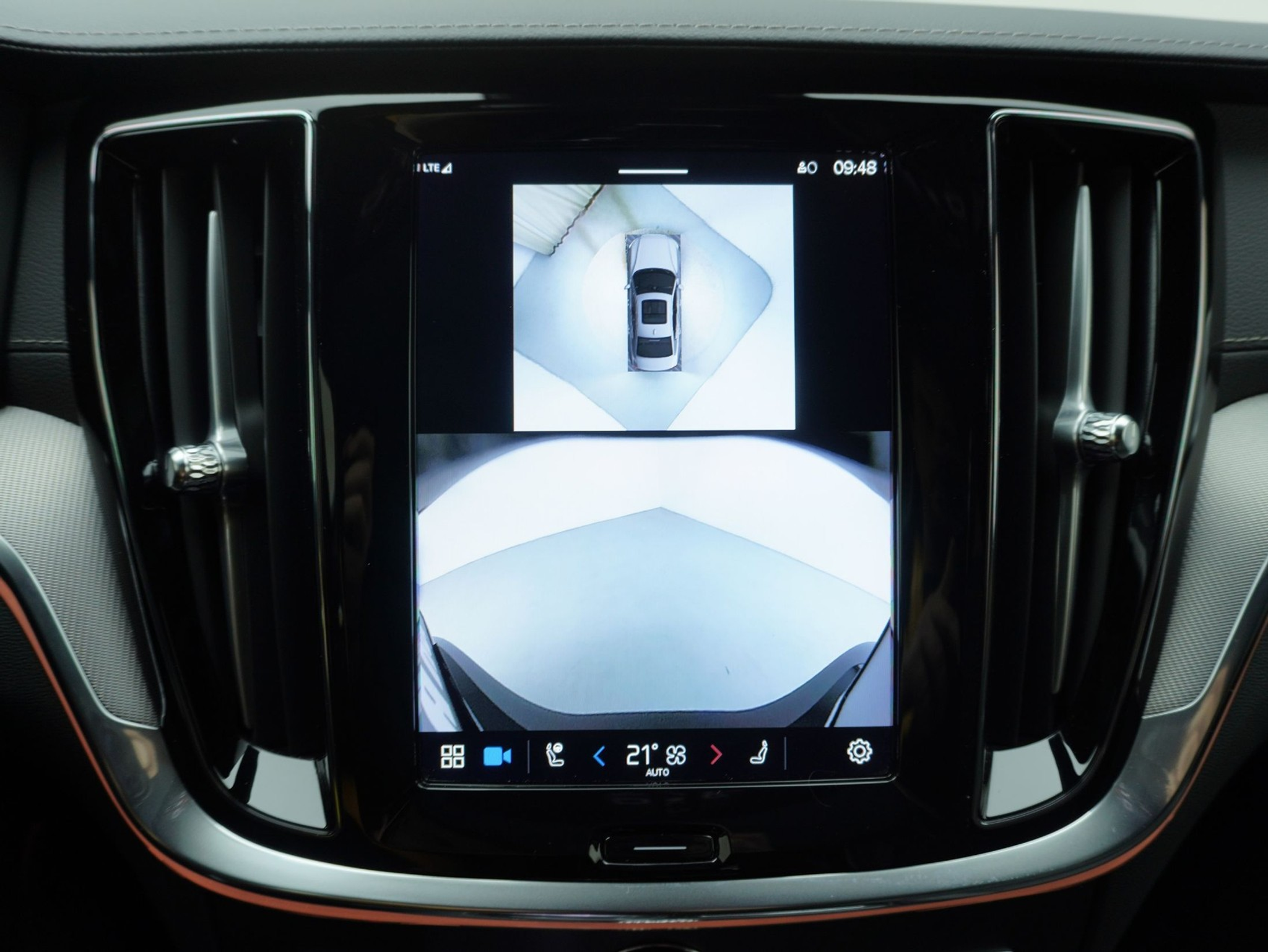 listing desktop thumbnail image 22