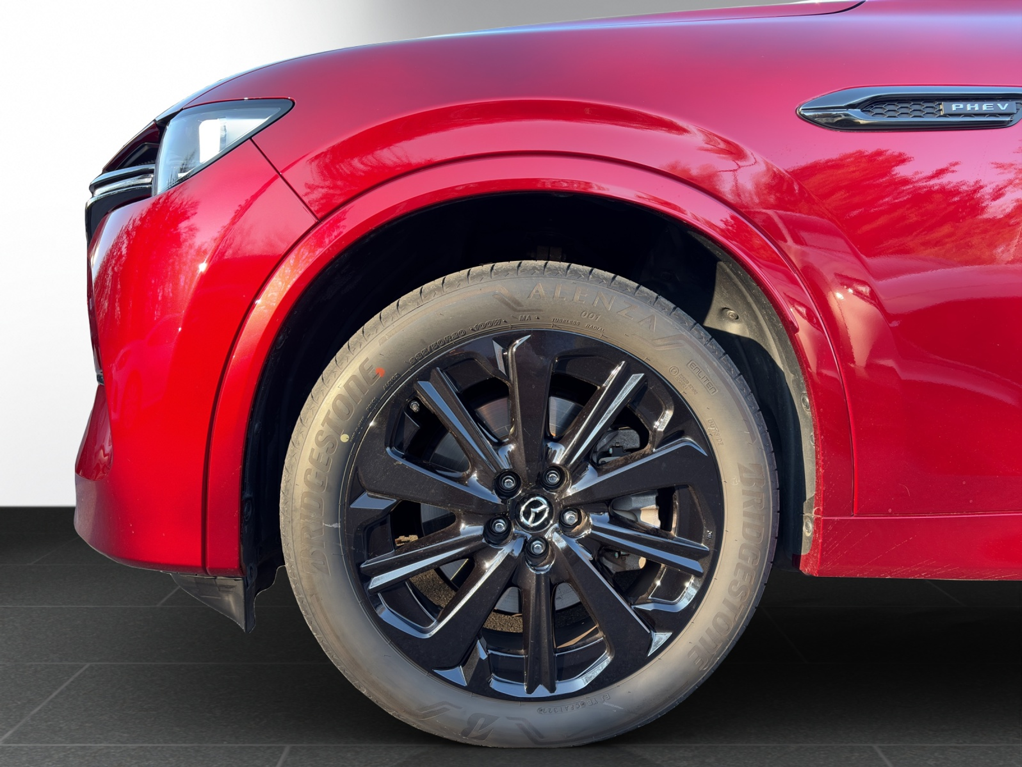 listing desktop thumbnail image 3