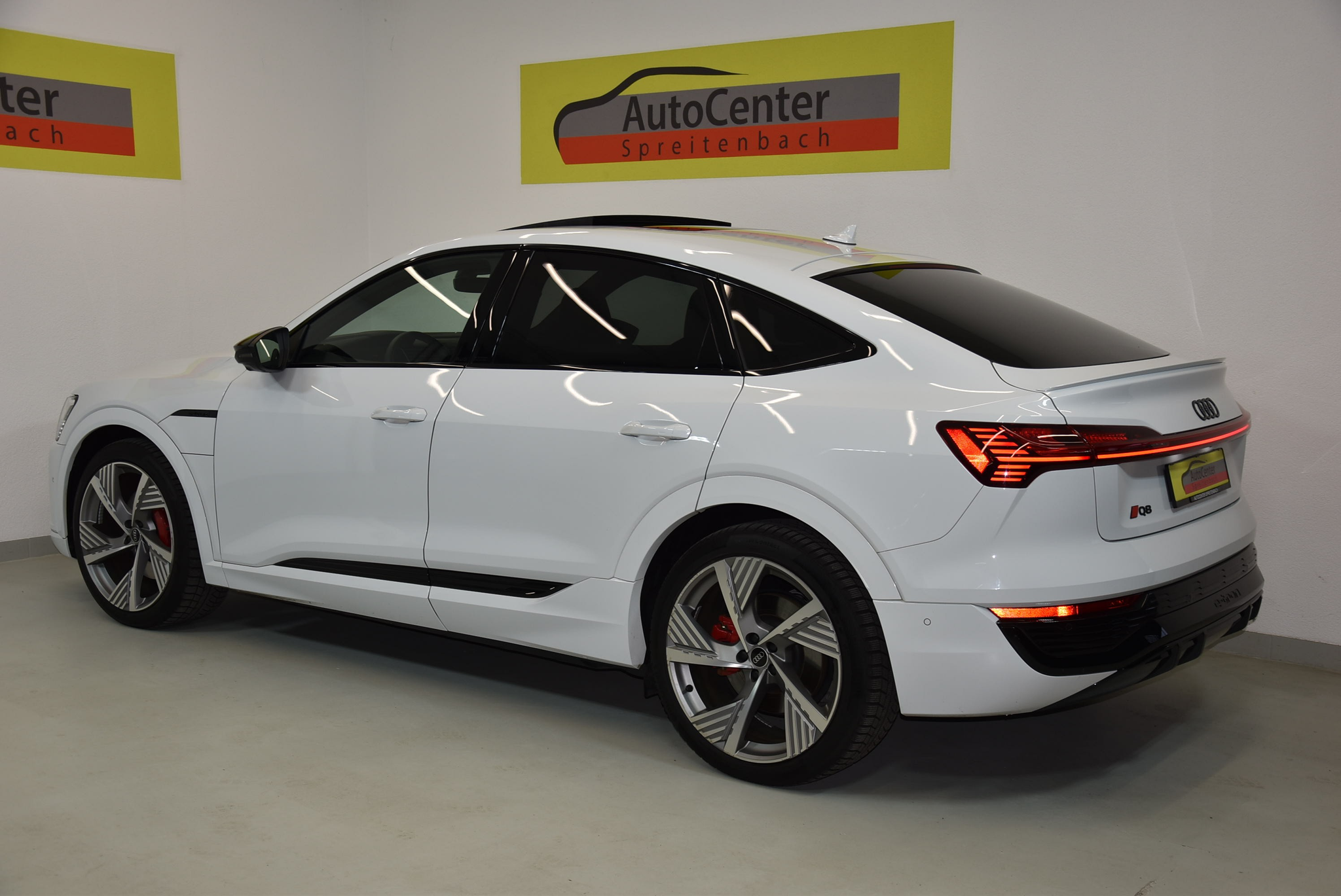 listing desktop thumbnail image 11