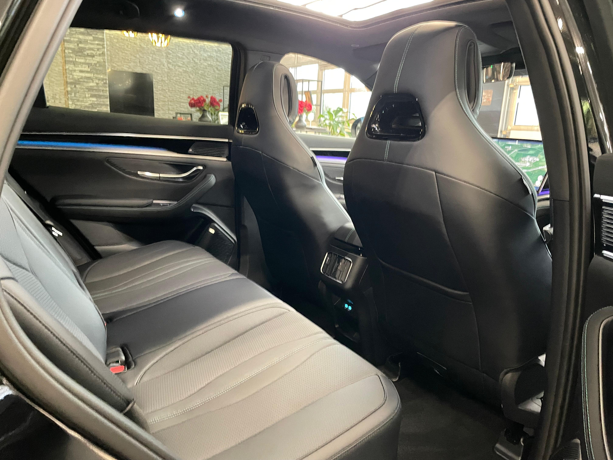 listing desktop thumbnail image 14