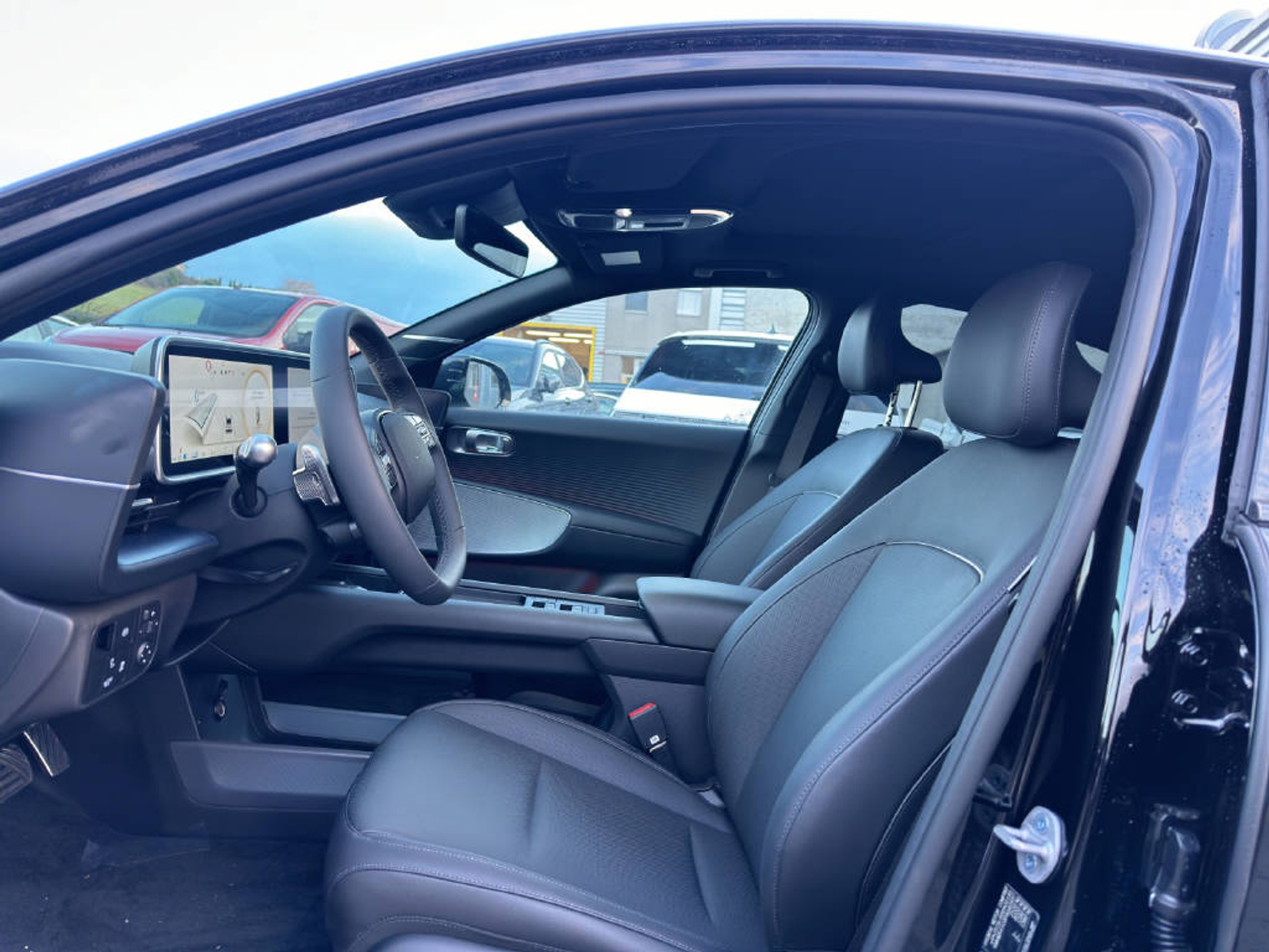 listing desktop thumbnail image 6