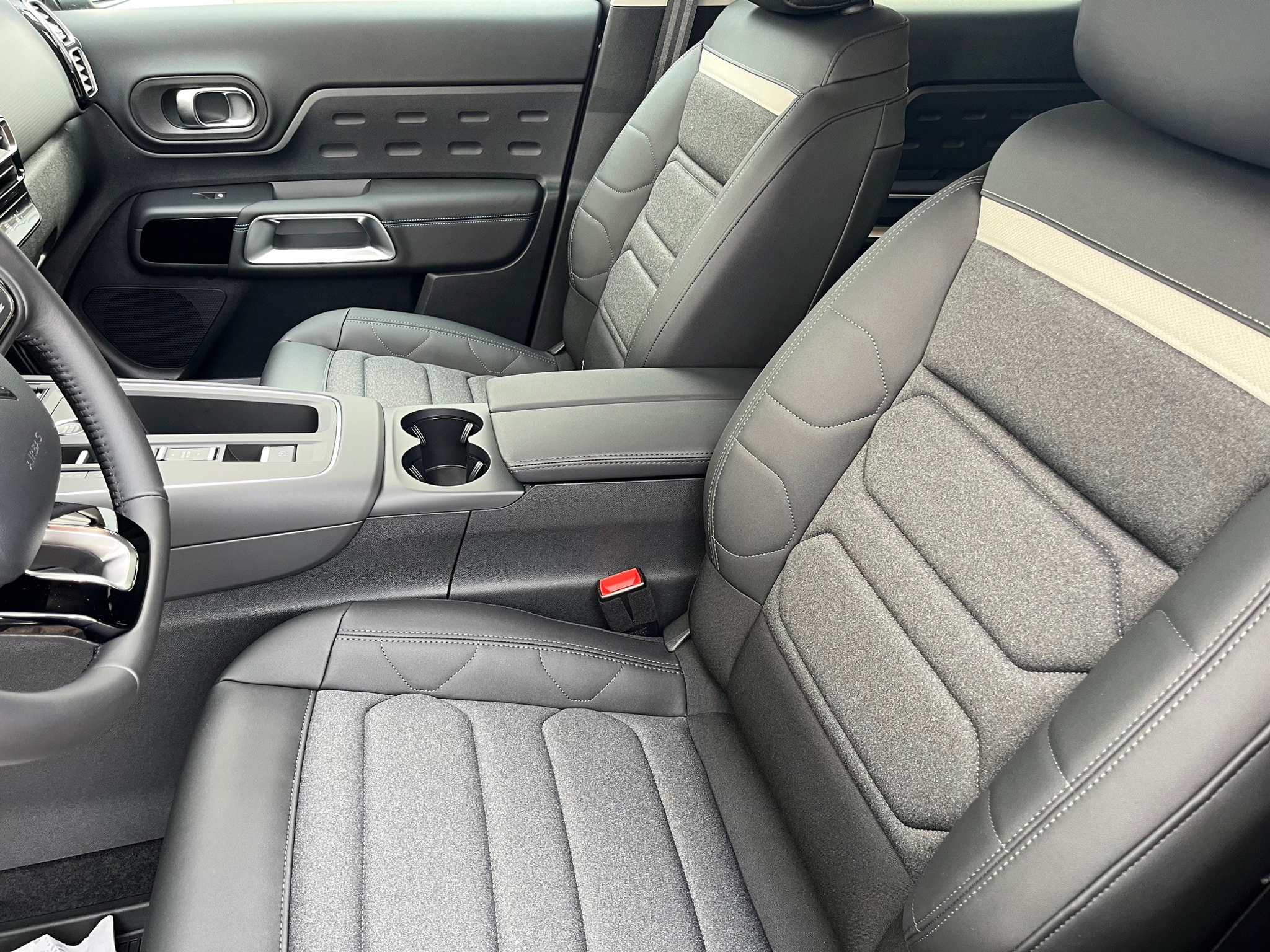 listing desktop thumbnail image 5