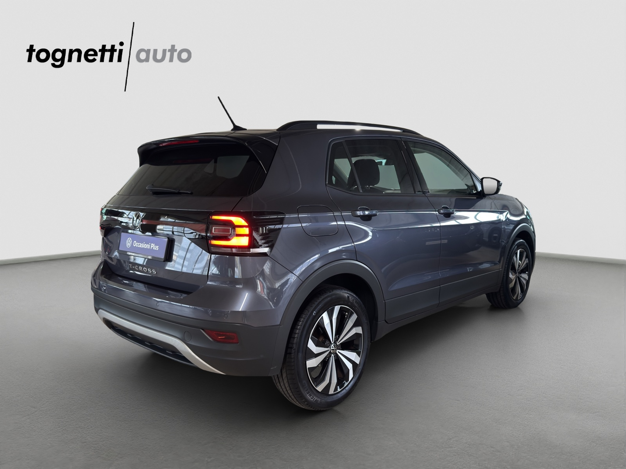 listing desktop thumbnail image 3