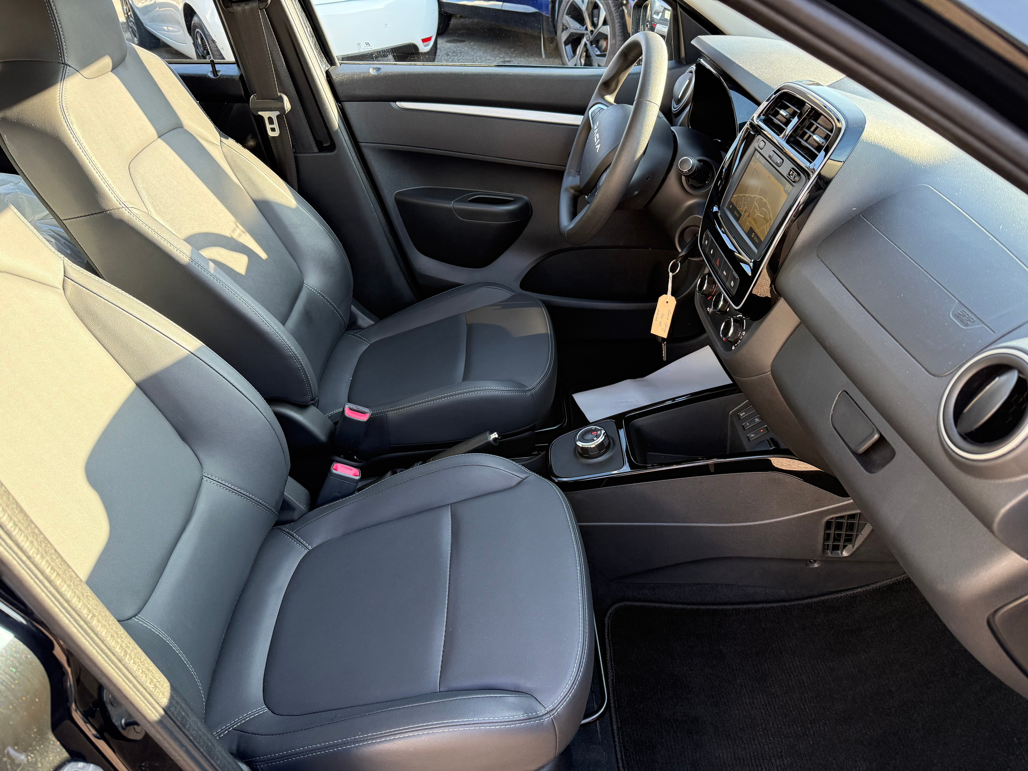 listing desktop thumbnail image 9