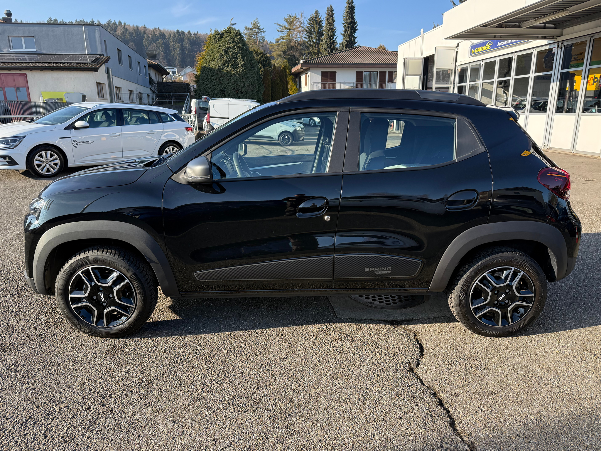 listing desktop thumbnail image 2