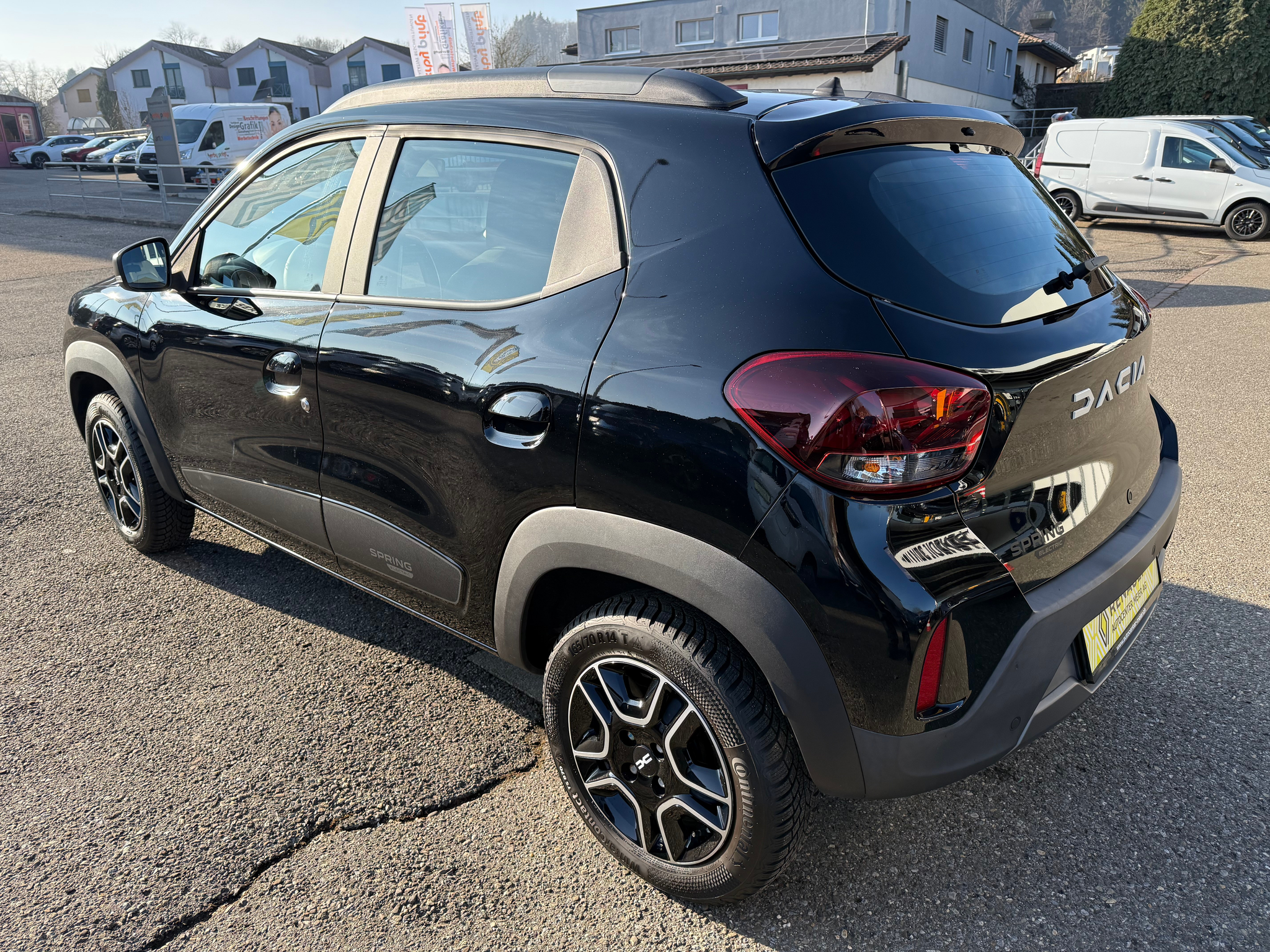 listing desktop thumbnail image 3